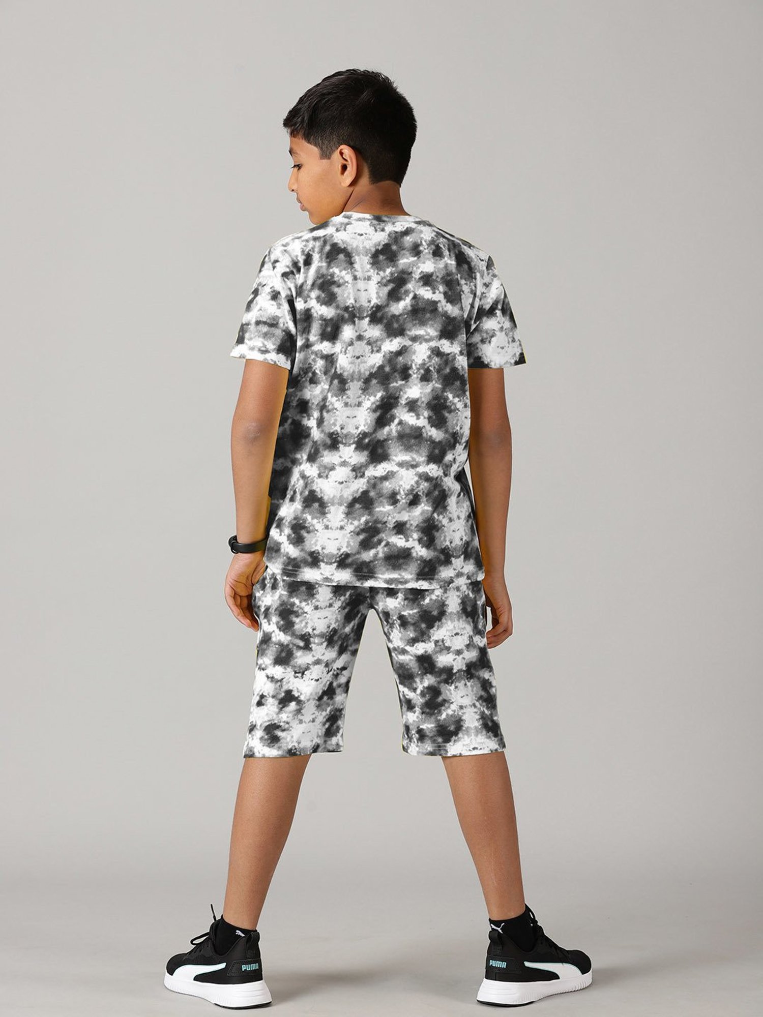 Kiddopanti Kids Black & White Printed T-Shirt