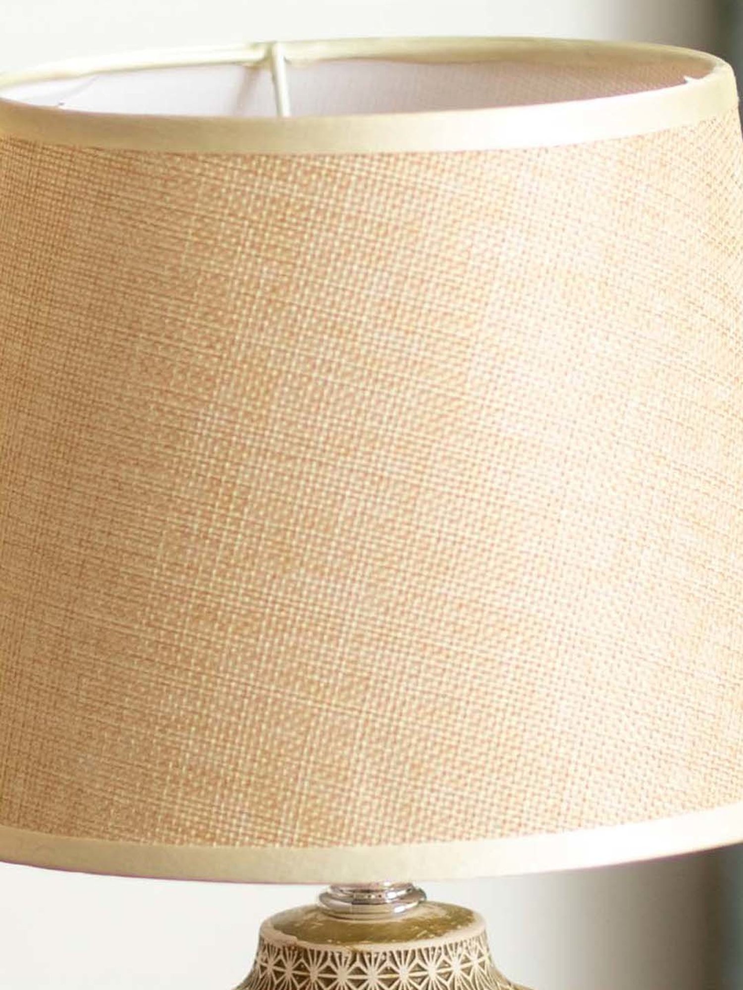 The Decor Kart Beige Ceramic Intricate Allure Table Lamp