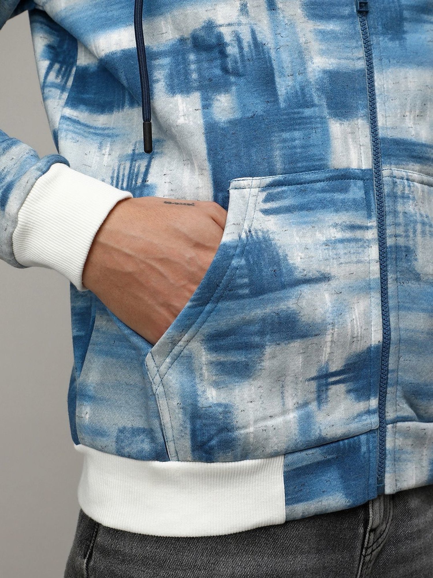 Campus Sutra Multi Regular Fit Printed Hooded Sweatshirt