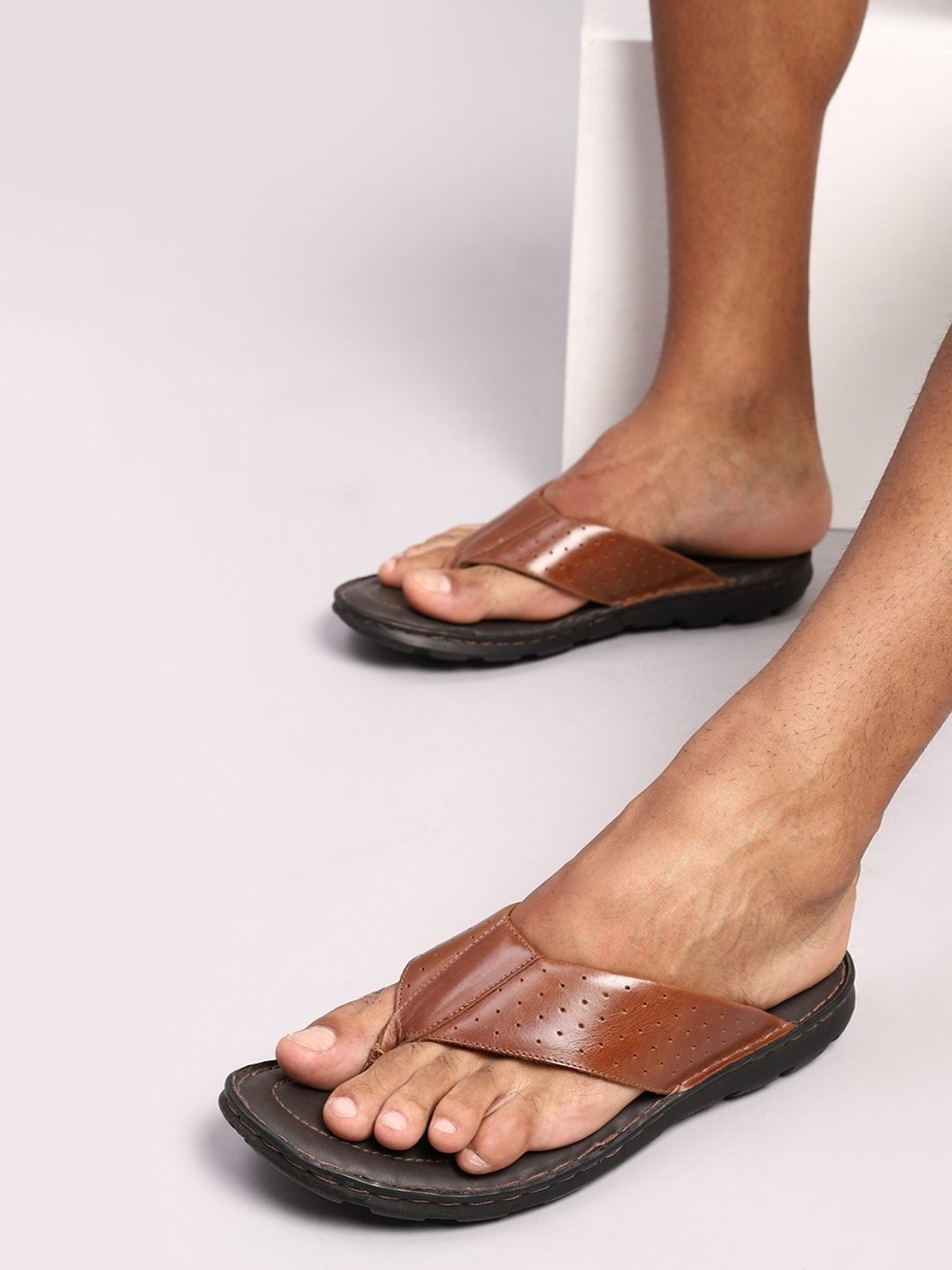 Red Chief Men's Brown Thong Sandals