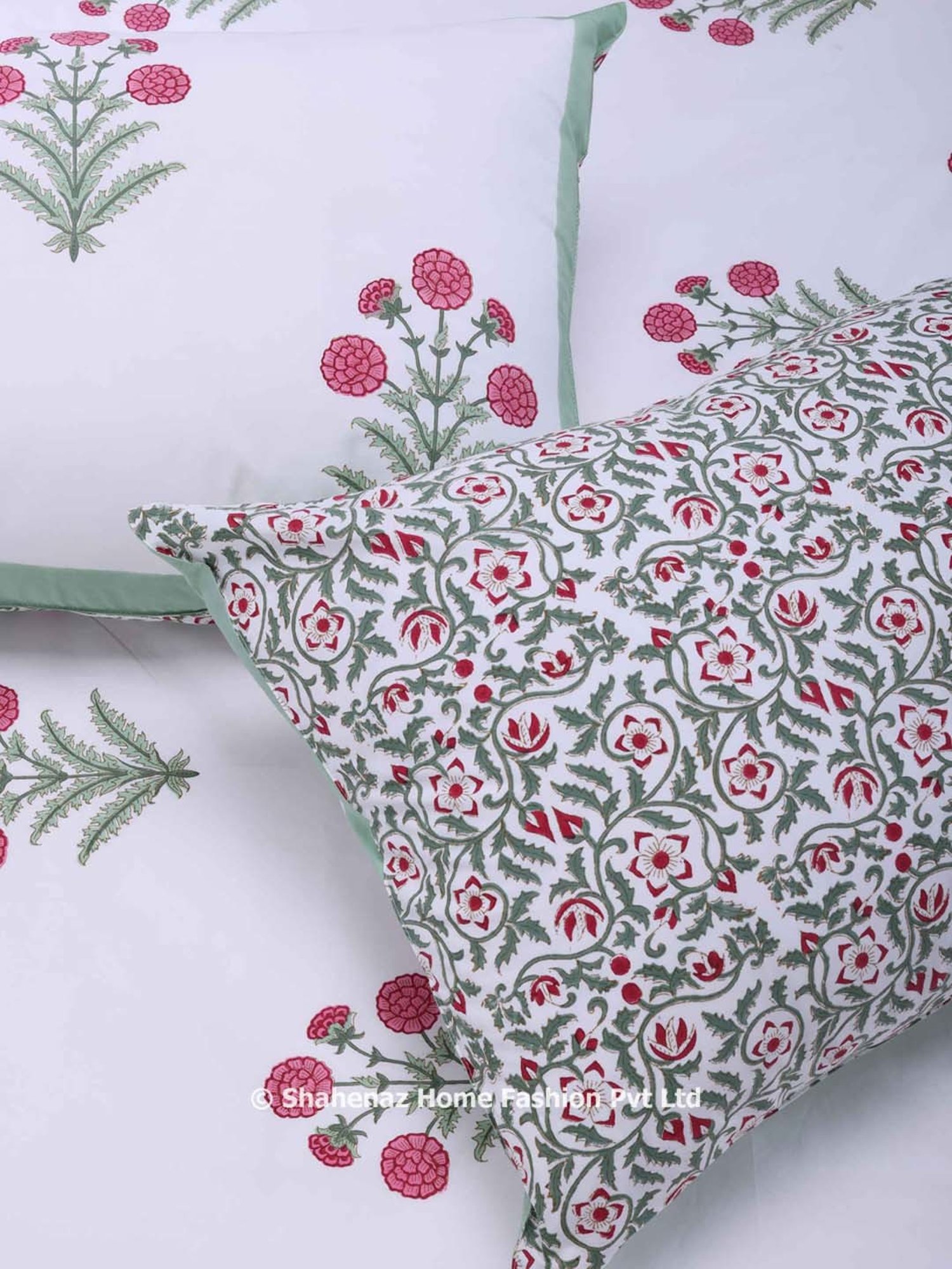 Shahenaz Pink & Green 220 TC Cotton Gul E Aasmeen Double Bedsheet with 2 Pillow Covers