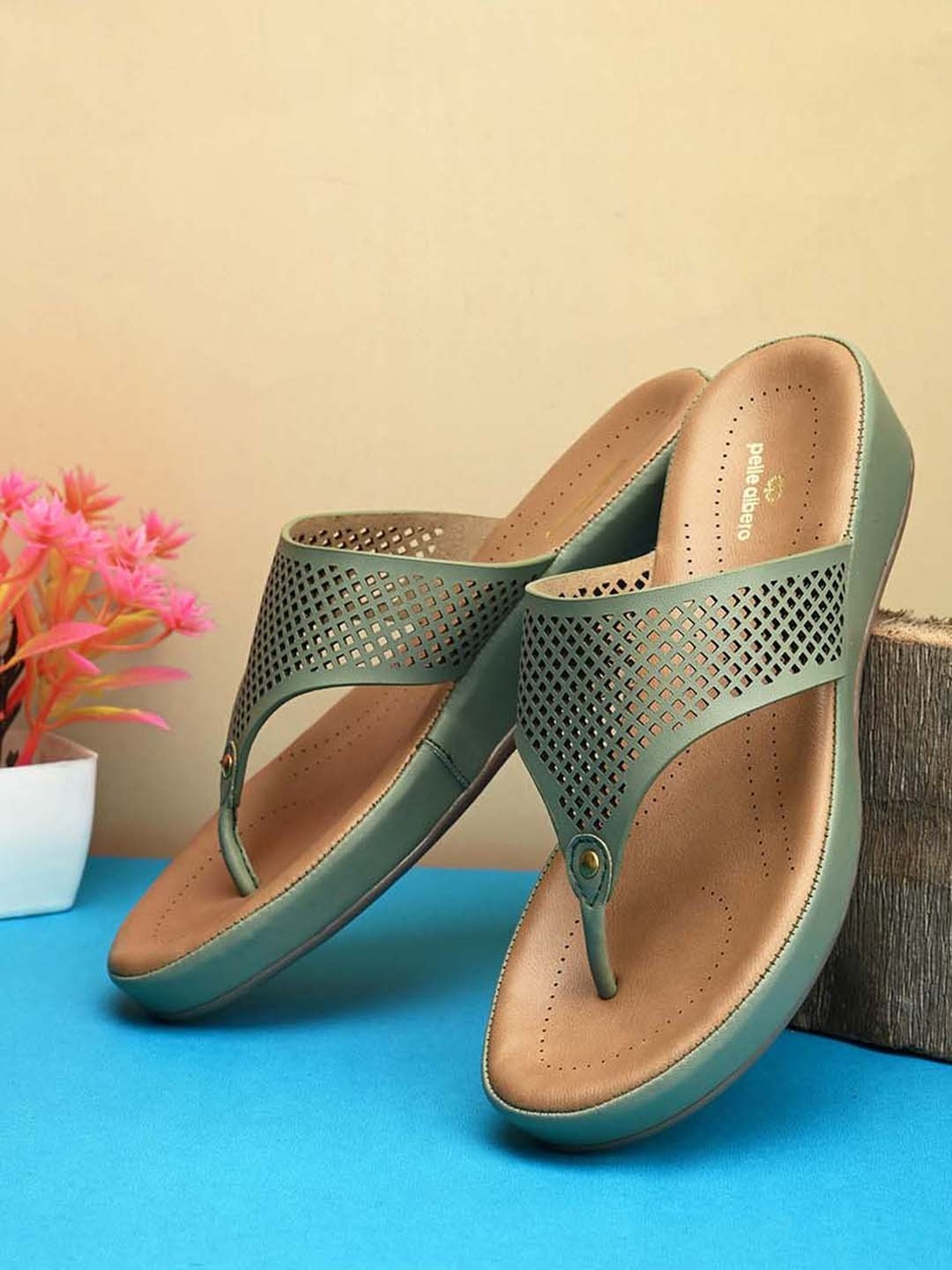 Pelle Albero Women's Green Thong Wedges