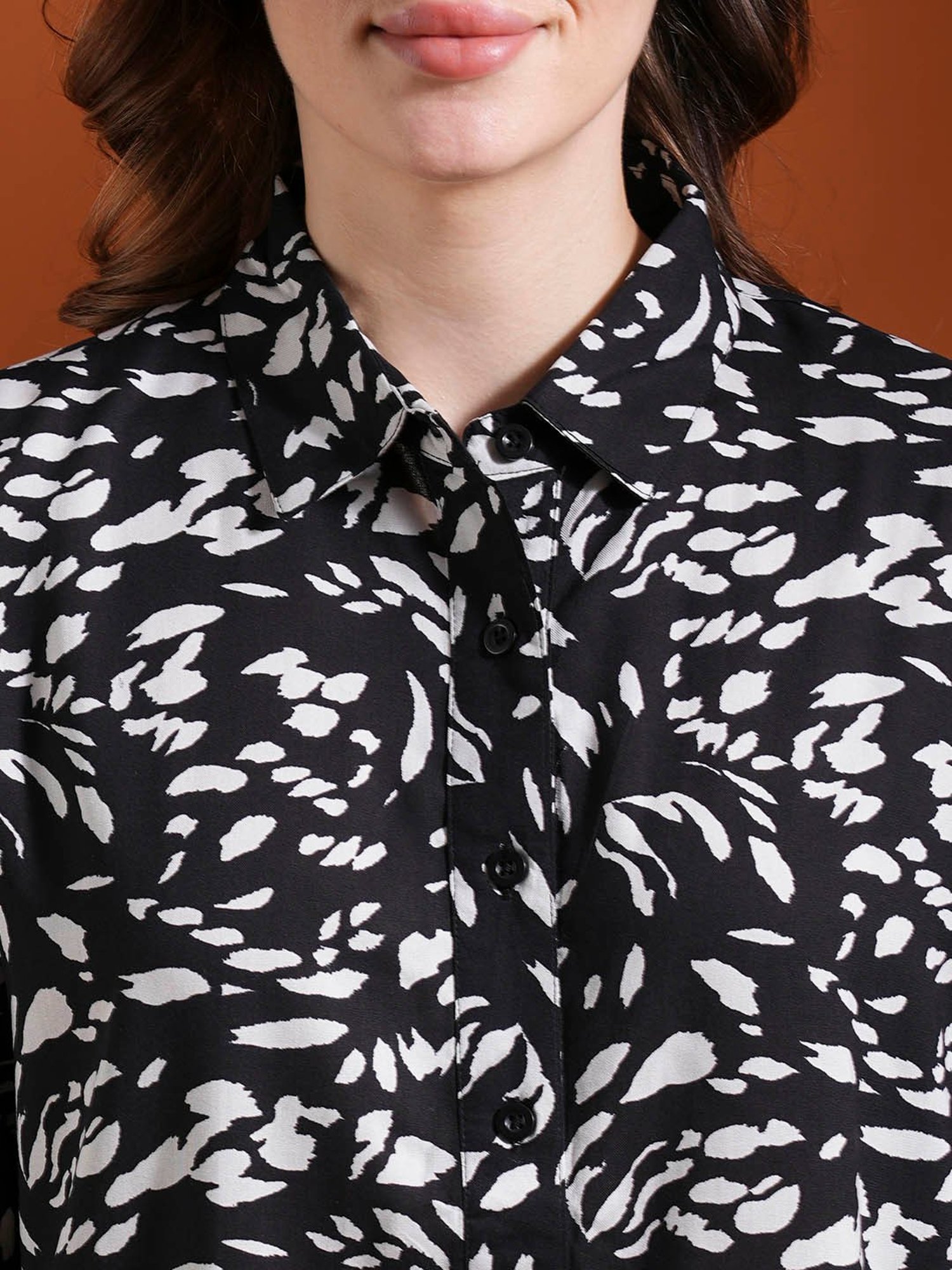 Globus Black Printed Shirt With Shorts