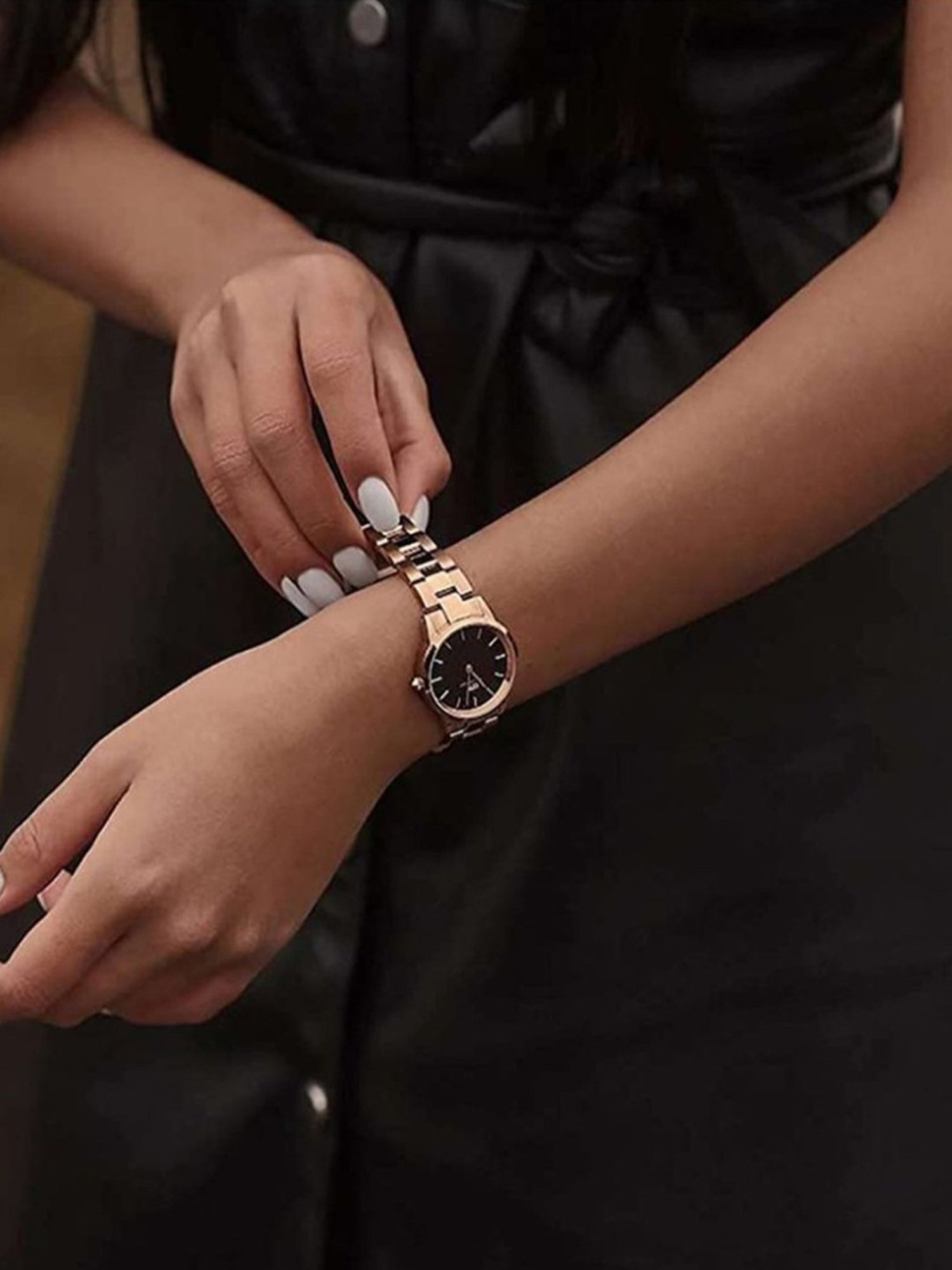 Daniel Wellington DW00100212 Iconic Link Analog Watch for Women