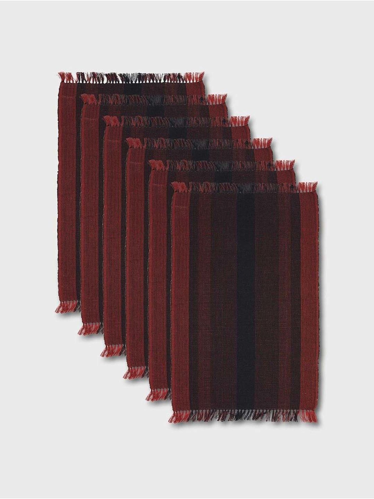 Table Runner with 4ct Placemats - Bullseye's Playground™