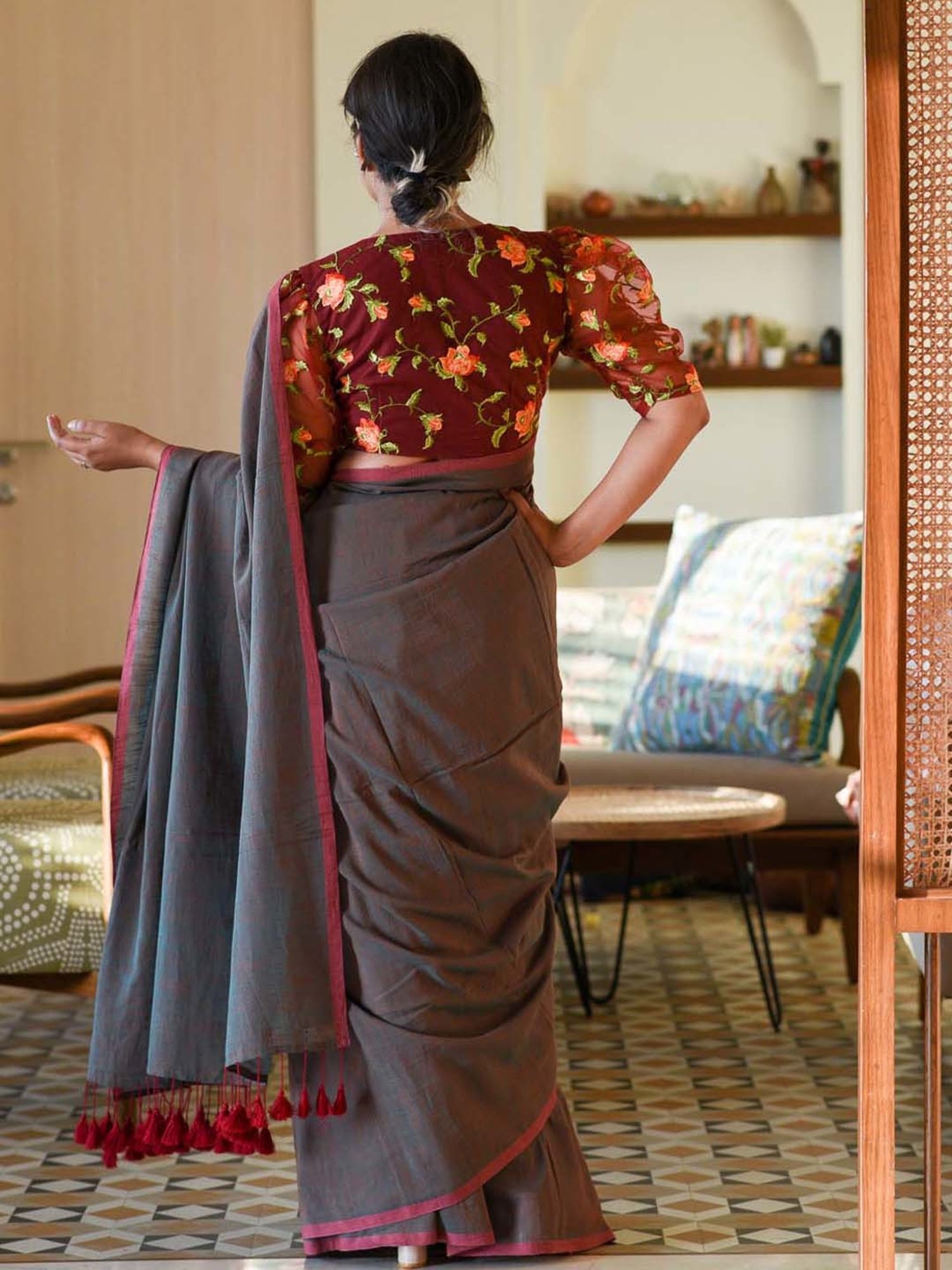 Suta Grey Woven Saree