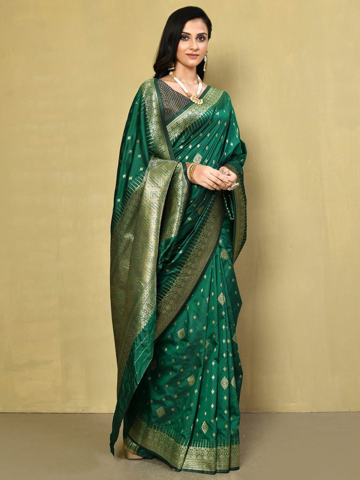 Elora Green Silk Woven Saree With Unstitched Blouse