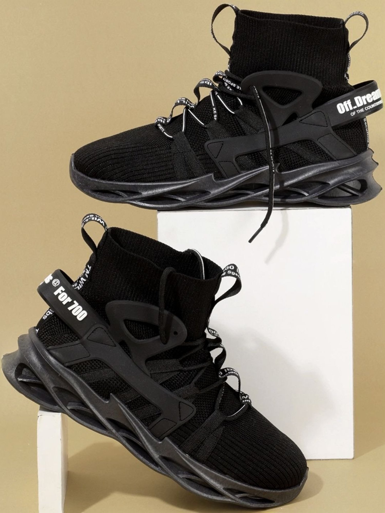 Rapid Box Men's Black Running Shoes