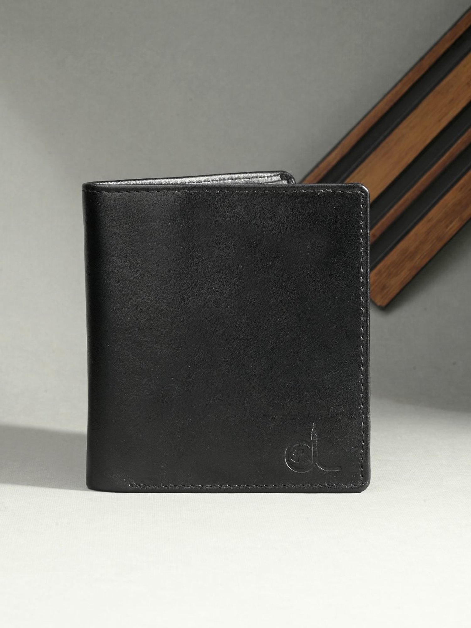 Clog London Black Leather Small Bi-Fold Wallet for Men