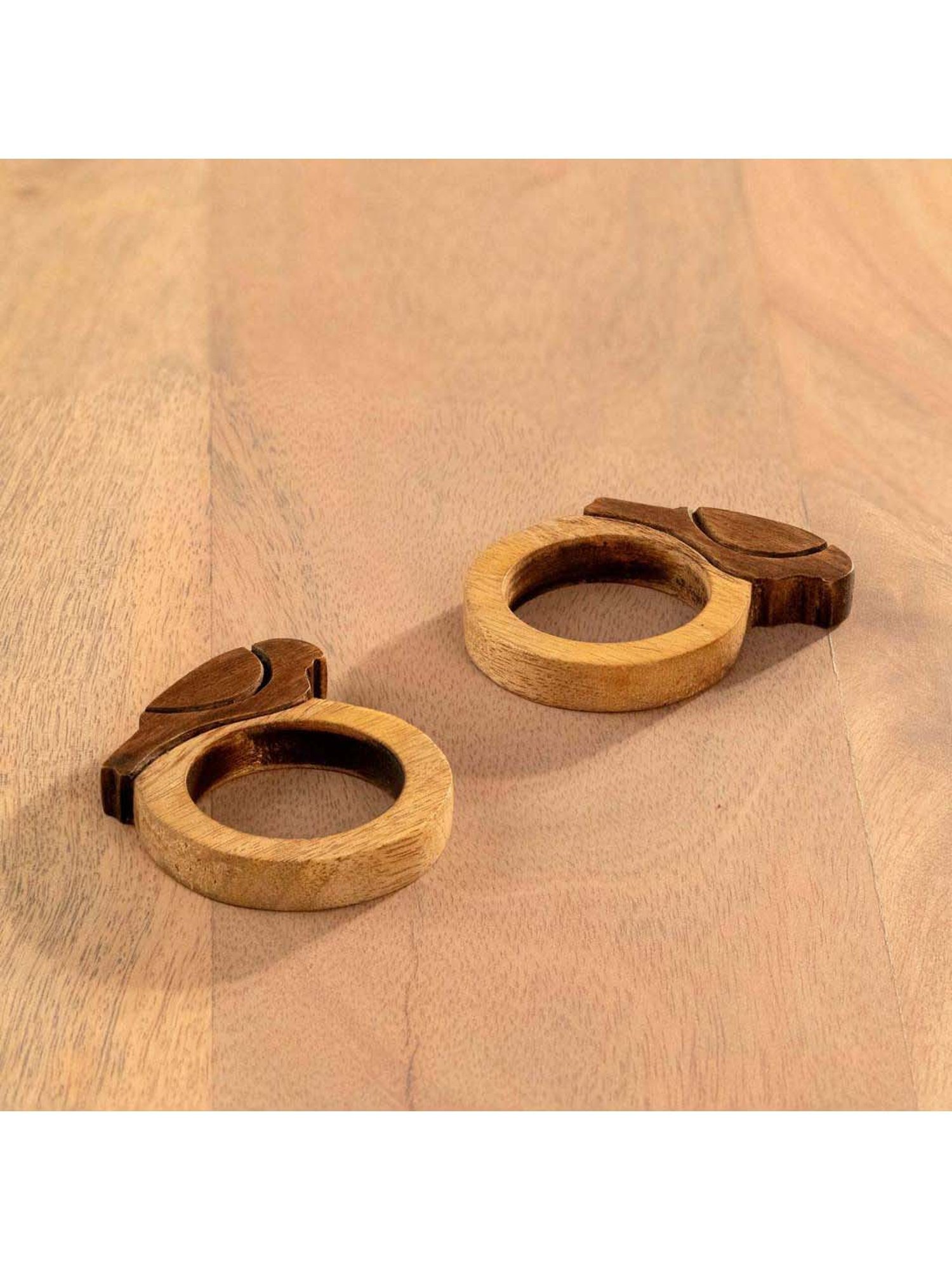 20" White Napkin with Red and Green Tassels Set of 4 pc White - SARO Lifestyle