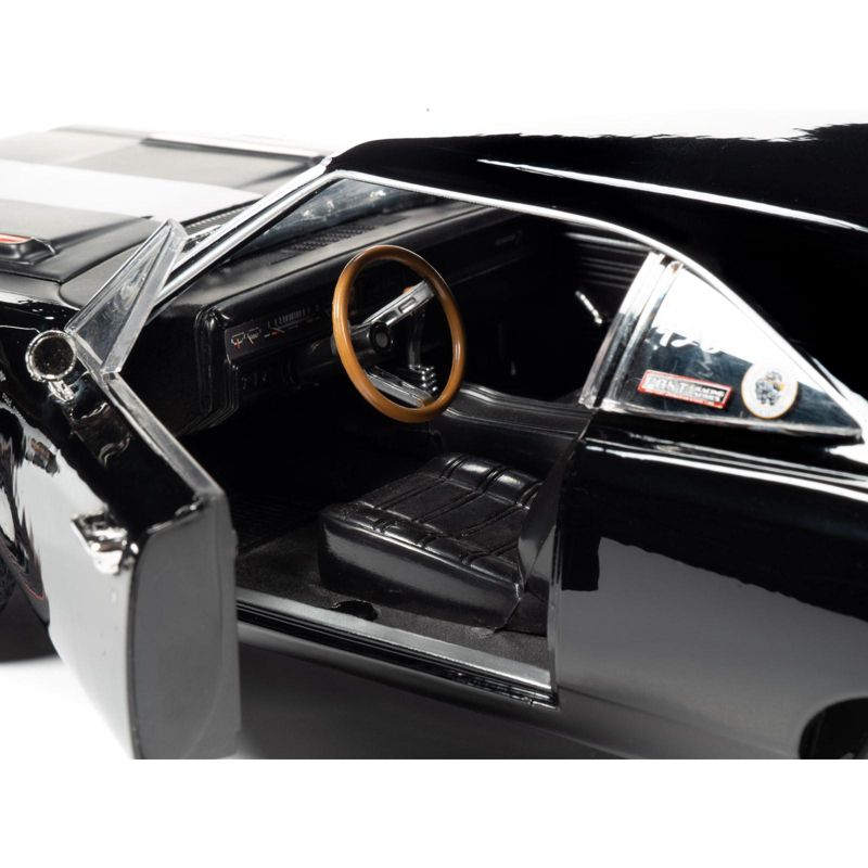 1969 Plymouth HEMI 426 RoadRunner Hardtop Tuxedo Black "Hemmings Muscle Machines" Magazine Cover Car (August 2009) 1/18 Diecast Model Car by Autoworld