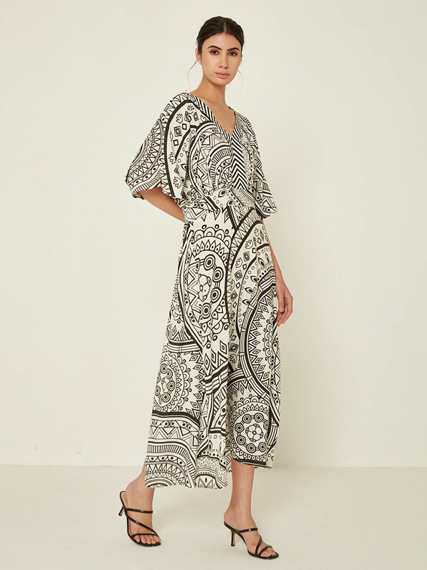 ANCESTRY Off White Printed Midi Dress