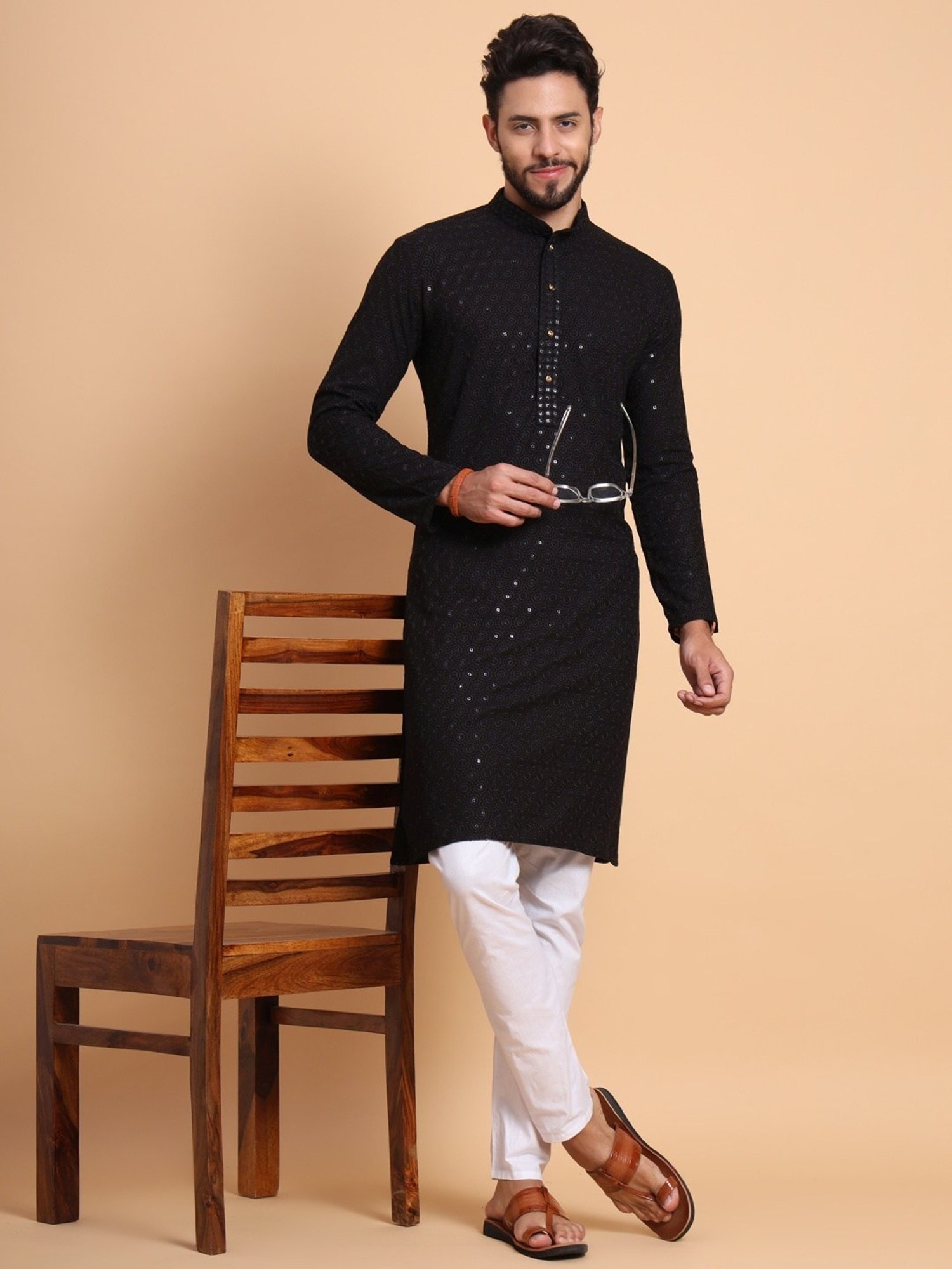 SWAGG INDIA Shine Black Regular Fit Embroidered Kurta