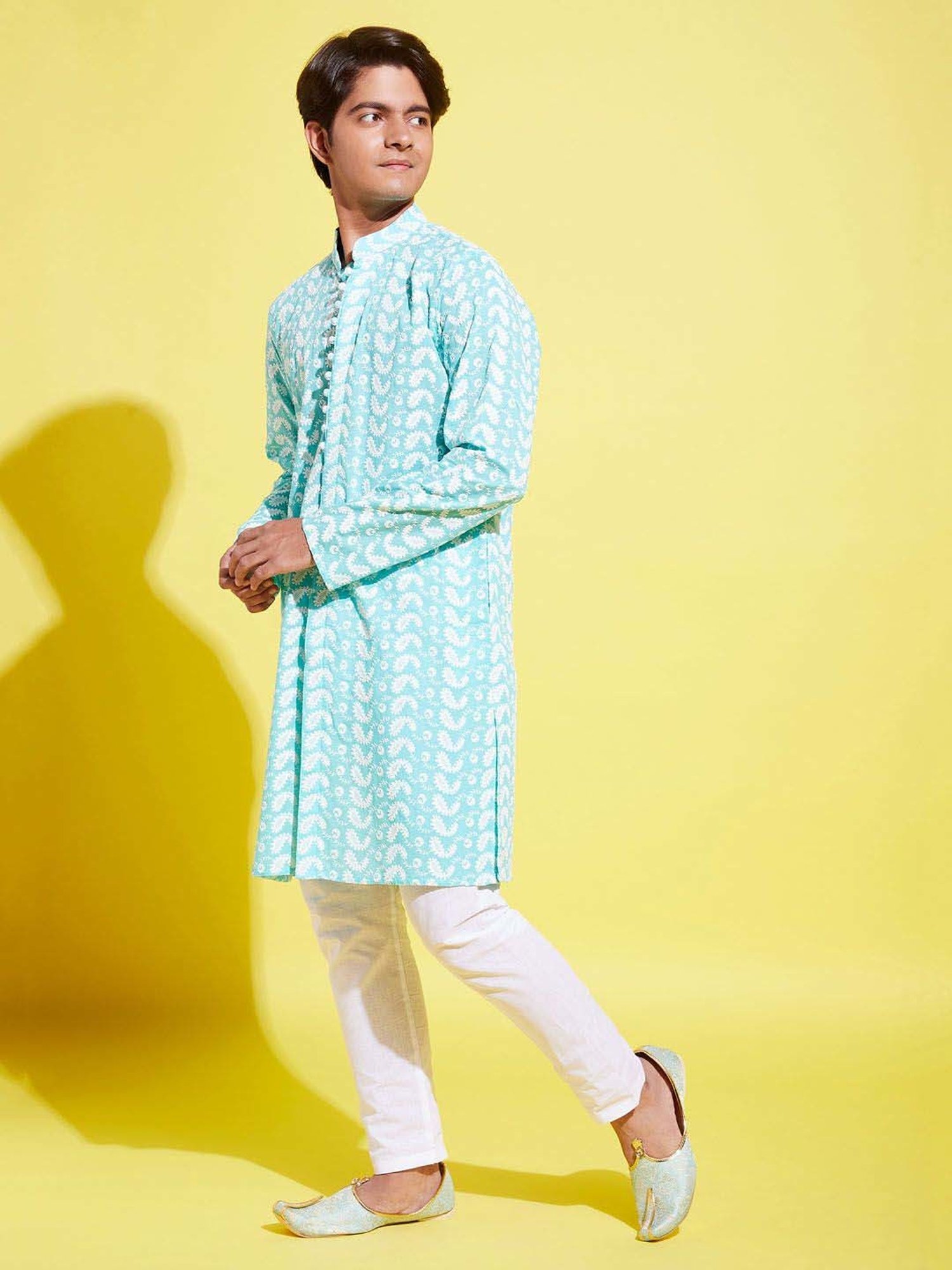 VASTRAMAY Boys Green & White Cotton Embroidery Full Sleeves Kurta Sets