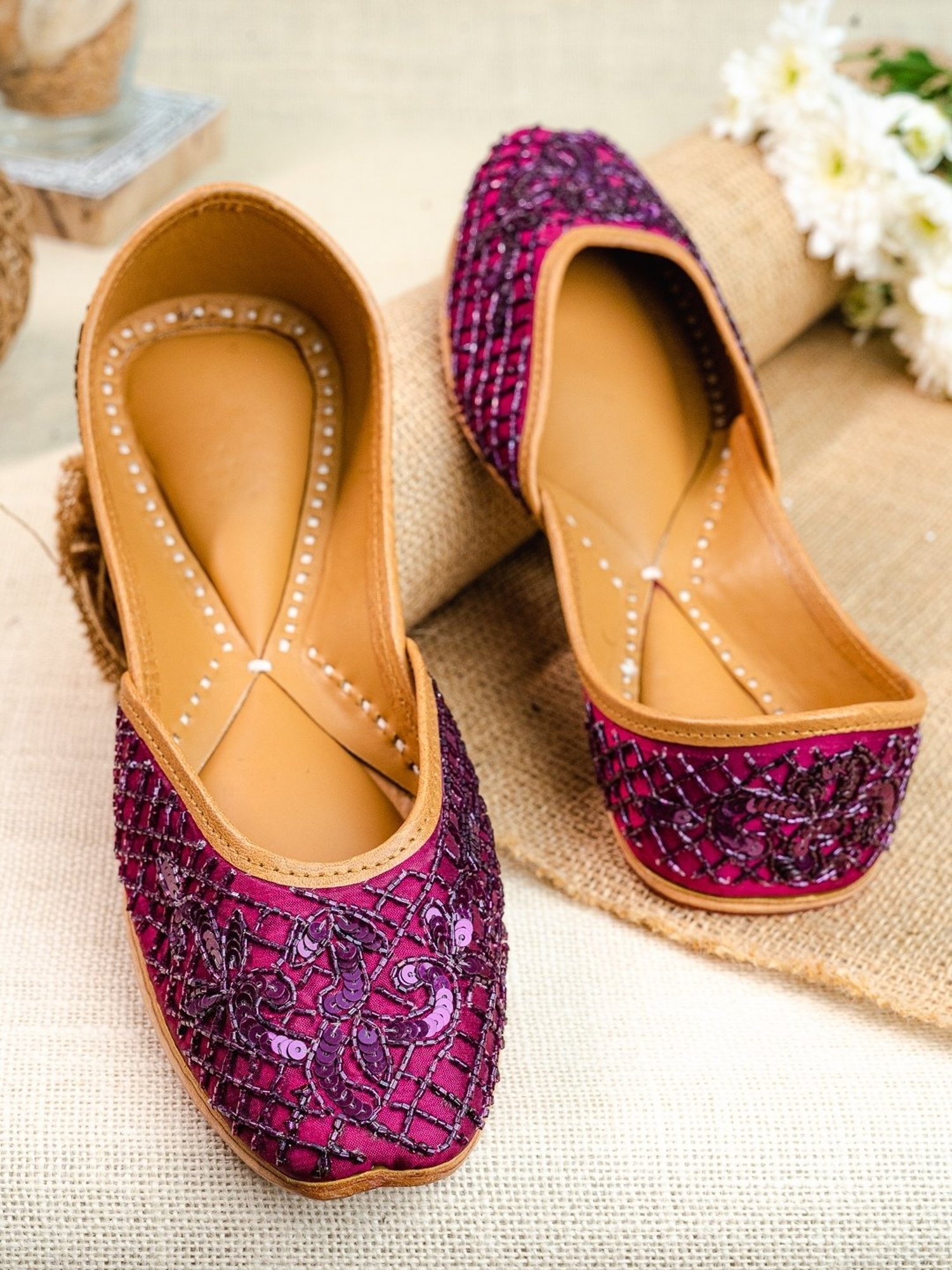 NR by Nidhi Rathi Women's Burgundy Ethnic Juttis