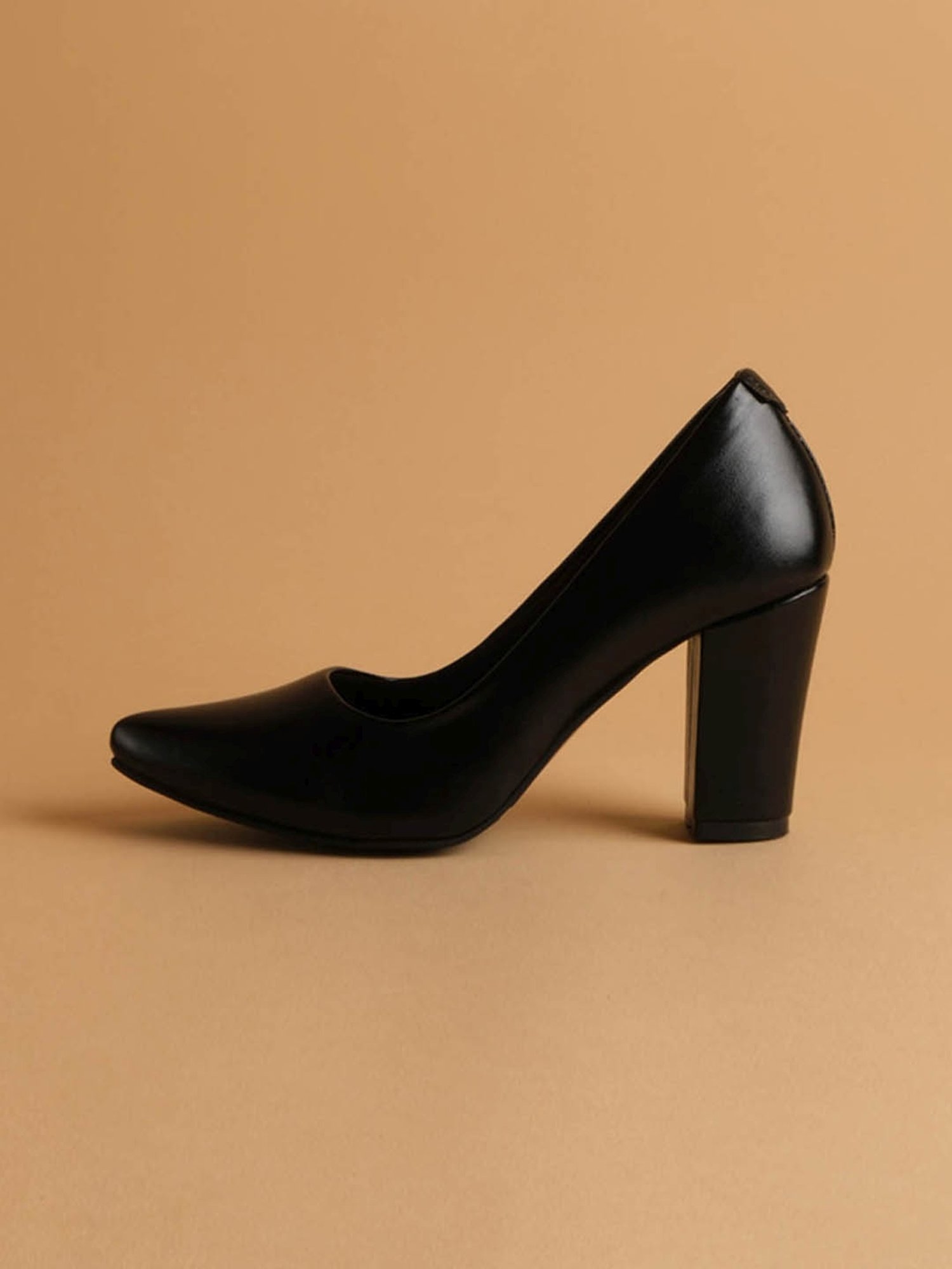 Eridani Women's Meghan Black Formal Pumps