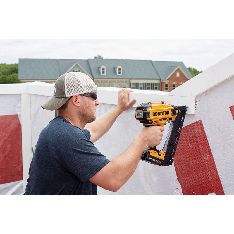Bostitch BCN650D1 20V MAX 2.0 Ah Lithium-Ion 15 Gauge FN Angled Finish Nailer Kit