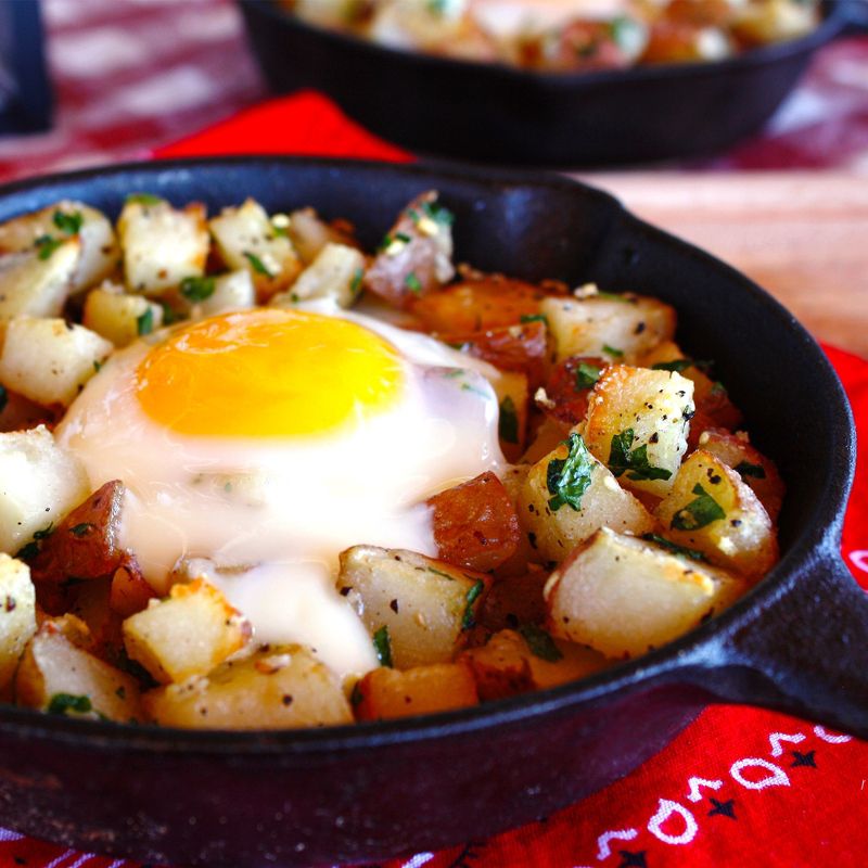 Crock Pot Artisan 8in Round Preseasoned Cast Iron Skillet