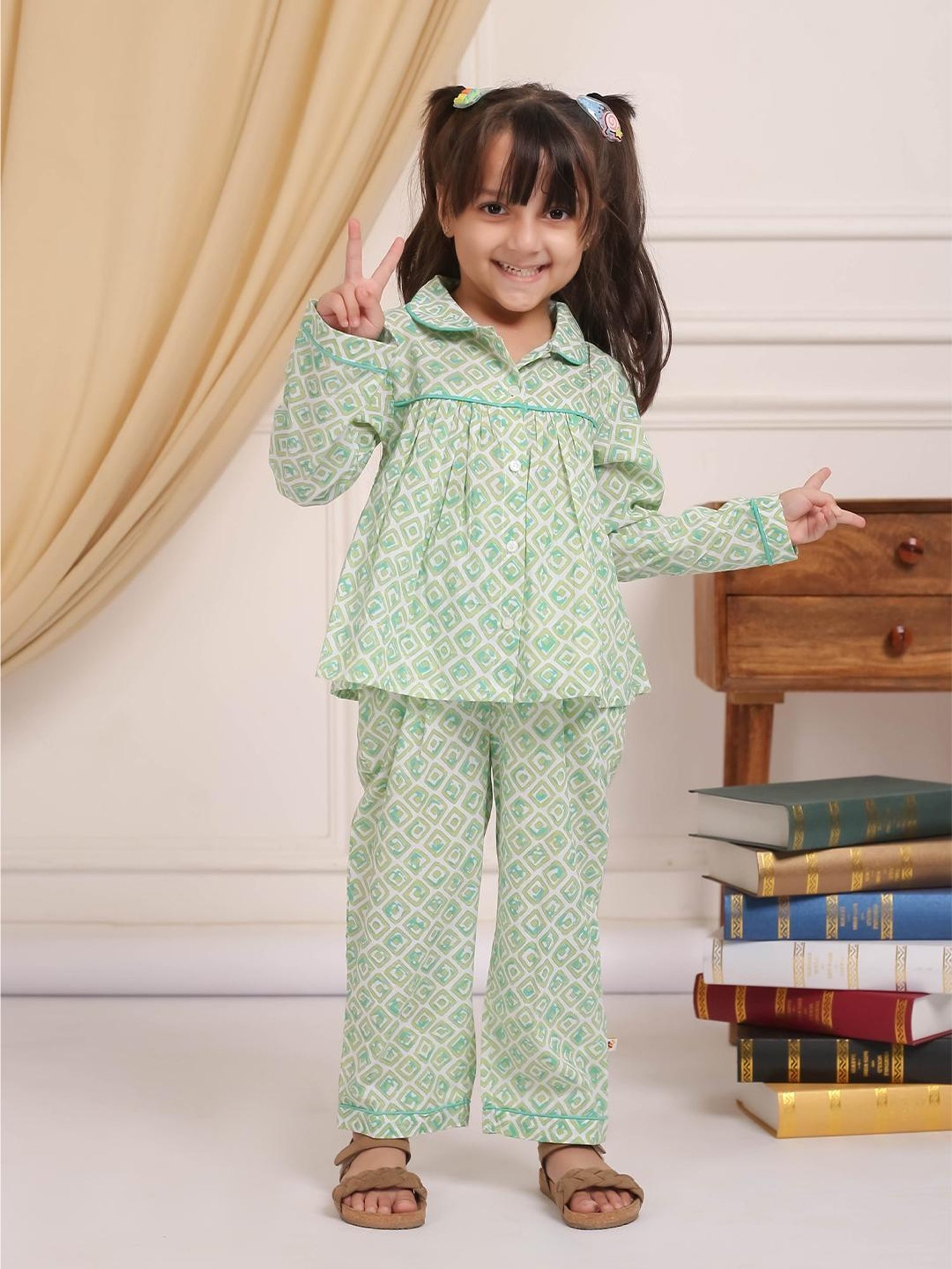 Budding Bees Girls Green Printed Full Sleeves Shirt with Pyjamas