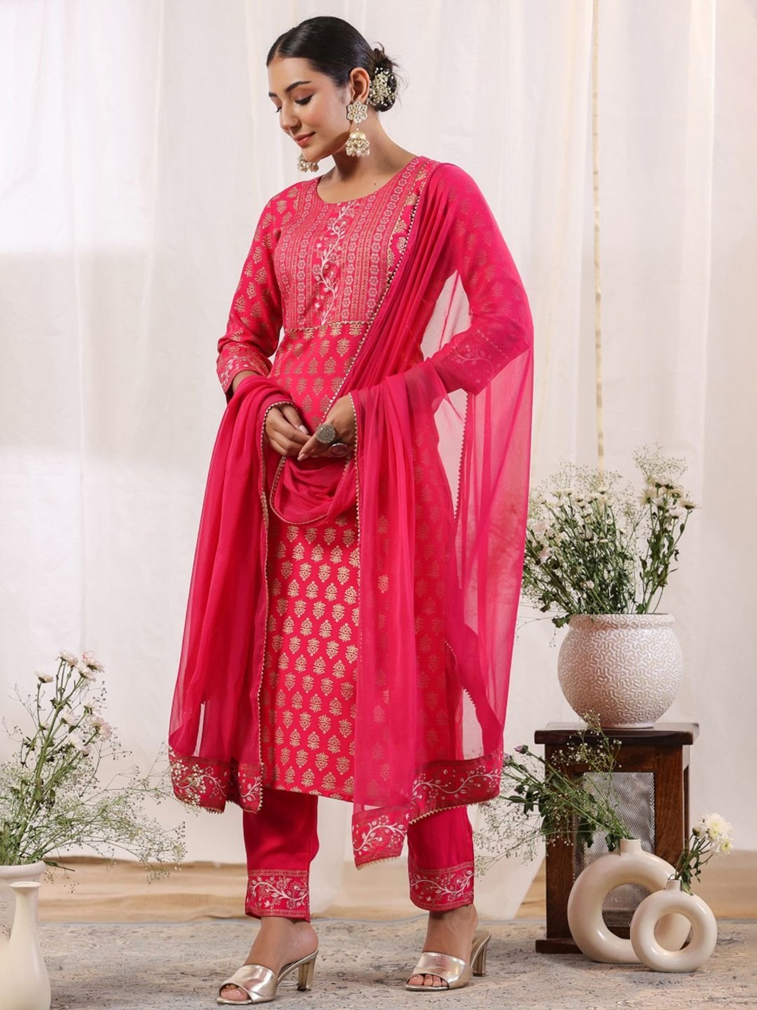 Anubhutee Pink Woven Pattern Kurta Pant Set With Dupatta