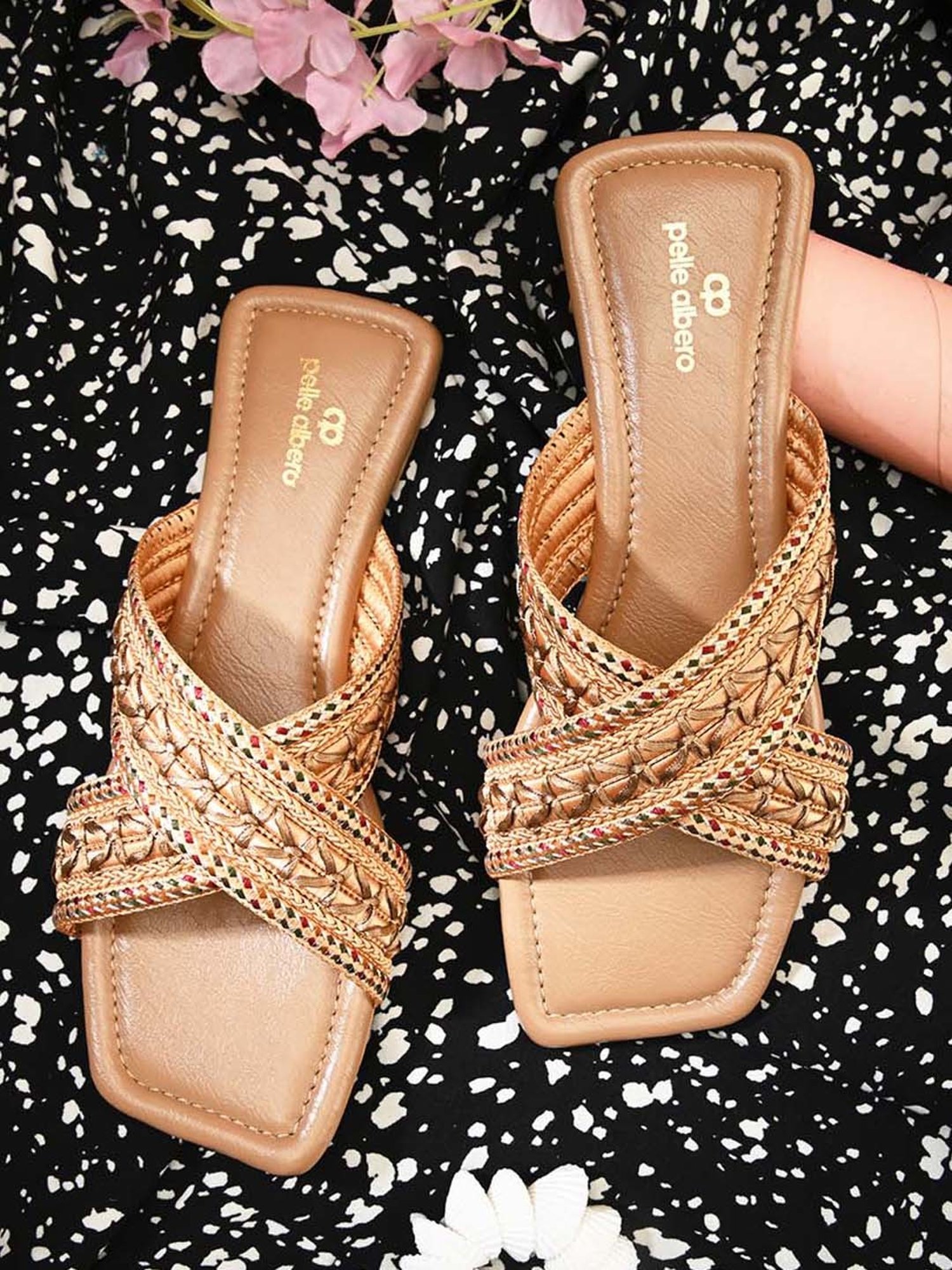 Pelle Albero Women's Beige Cross Strap Sandals