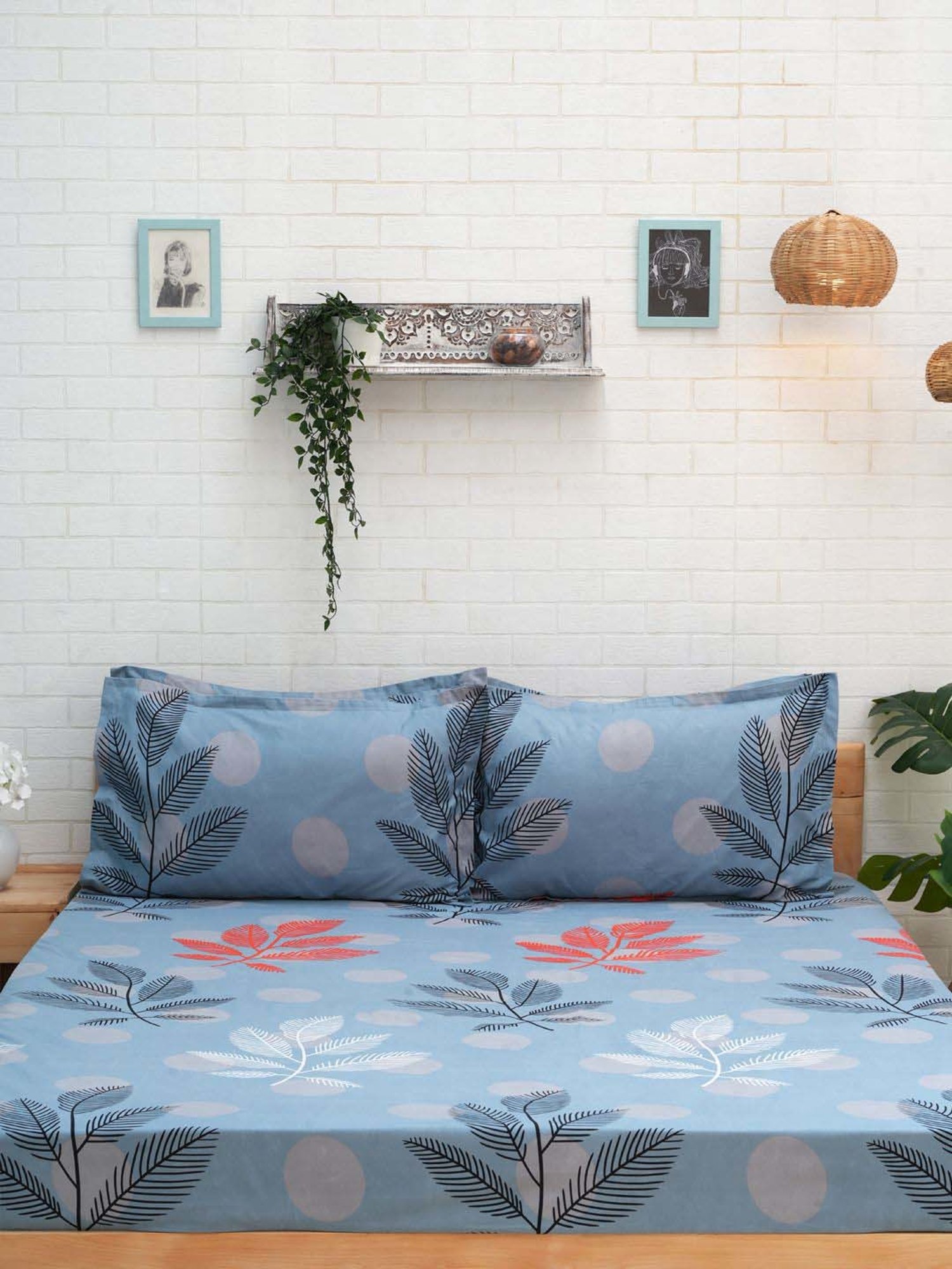 Ariana Blue Microfibre 140 TC Queen Bedsheet with 2 Pillow Covers