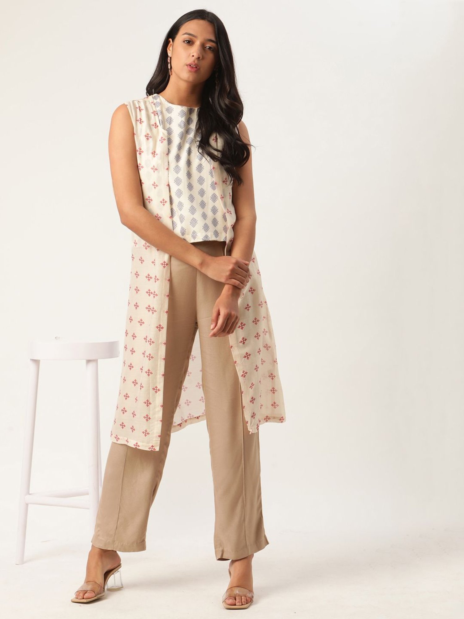 Rooted White Printed Shrug