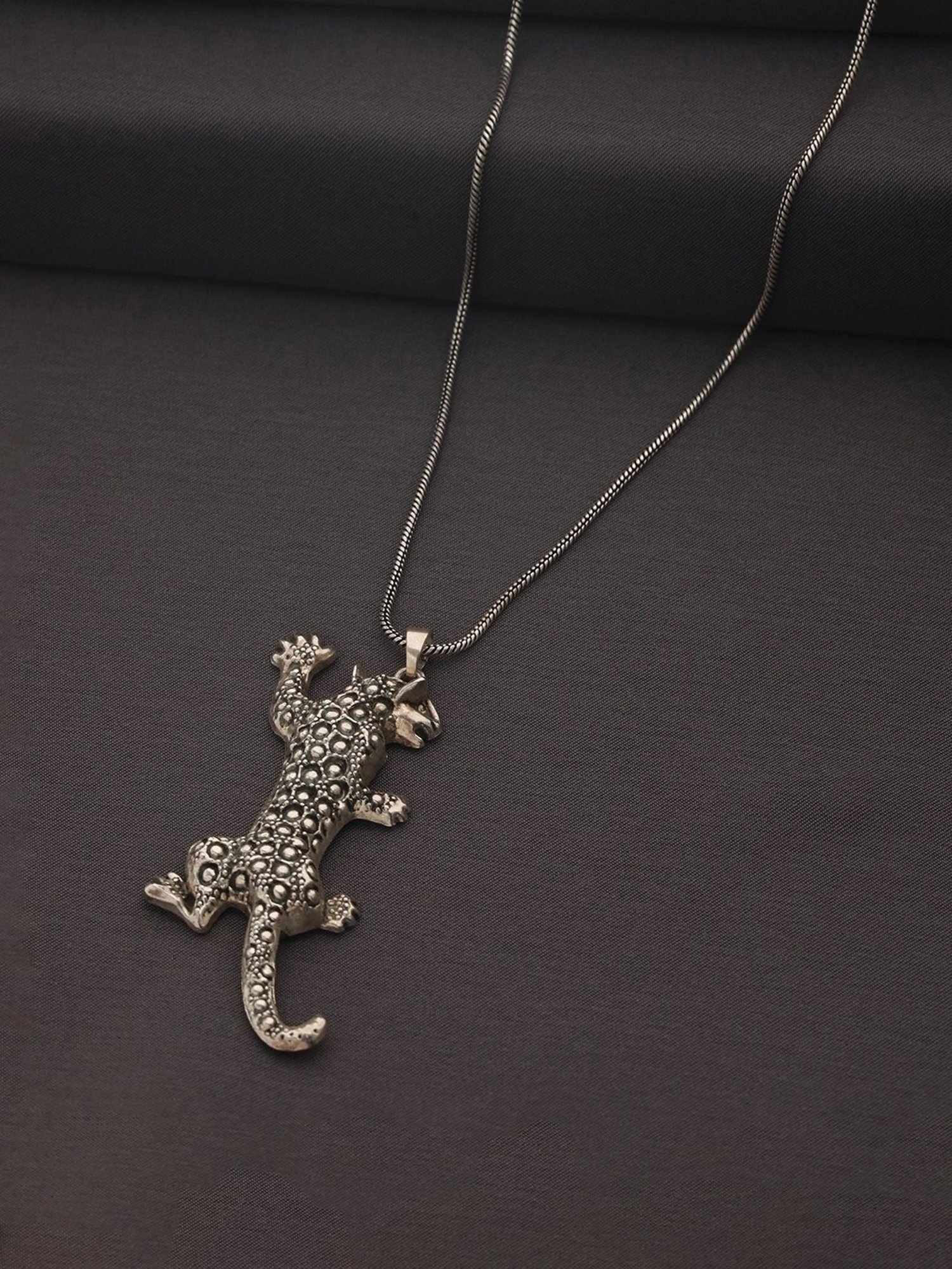 Bold by Priyaasi Leopard Black Casual Pendant With Chain for Men