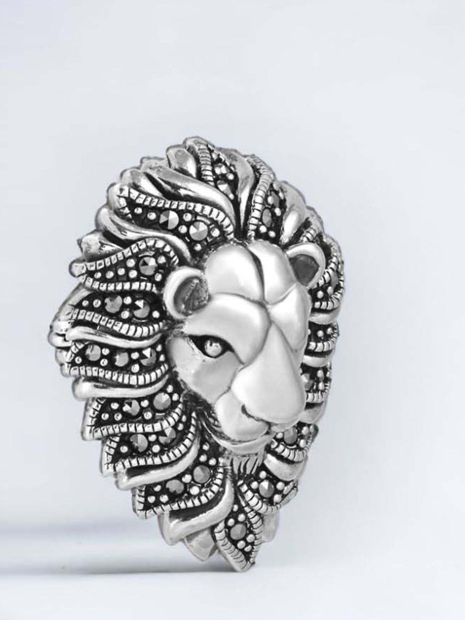 Rihi by P.C. Chandra Jewellers 925 Silver Oxidized Lion Brooch Cum Pendant for Unisex