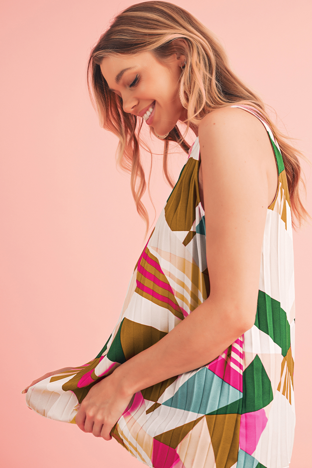 Multicolor Boho Geometric Print Keyhole Back Pleated Sleeveless Shirt