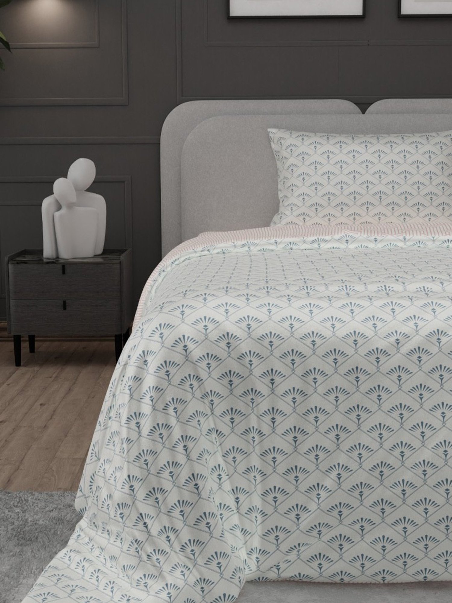 Stoa Paris Elegance Peach & White Polyester 300 TC Single Comforter