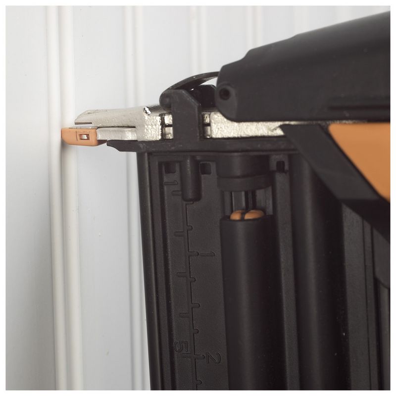 Bostitch BTFP12233-R Smart Point 18-Gauge Brad Nailer Kit