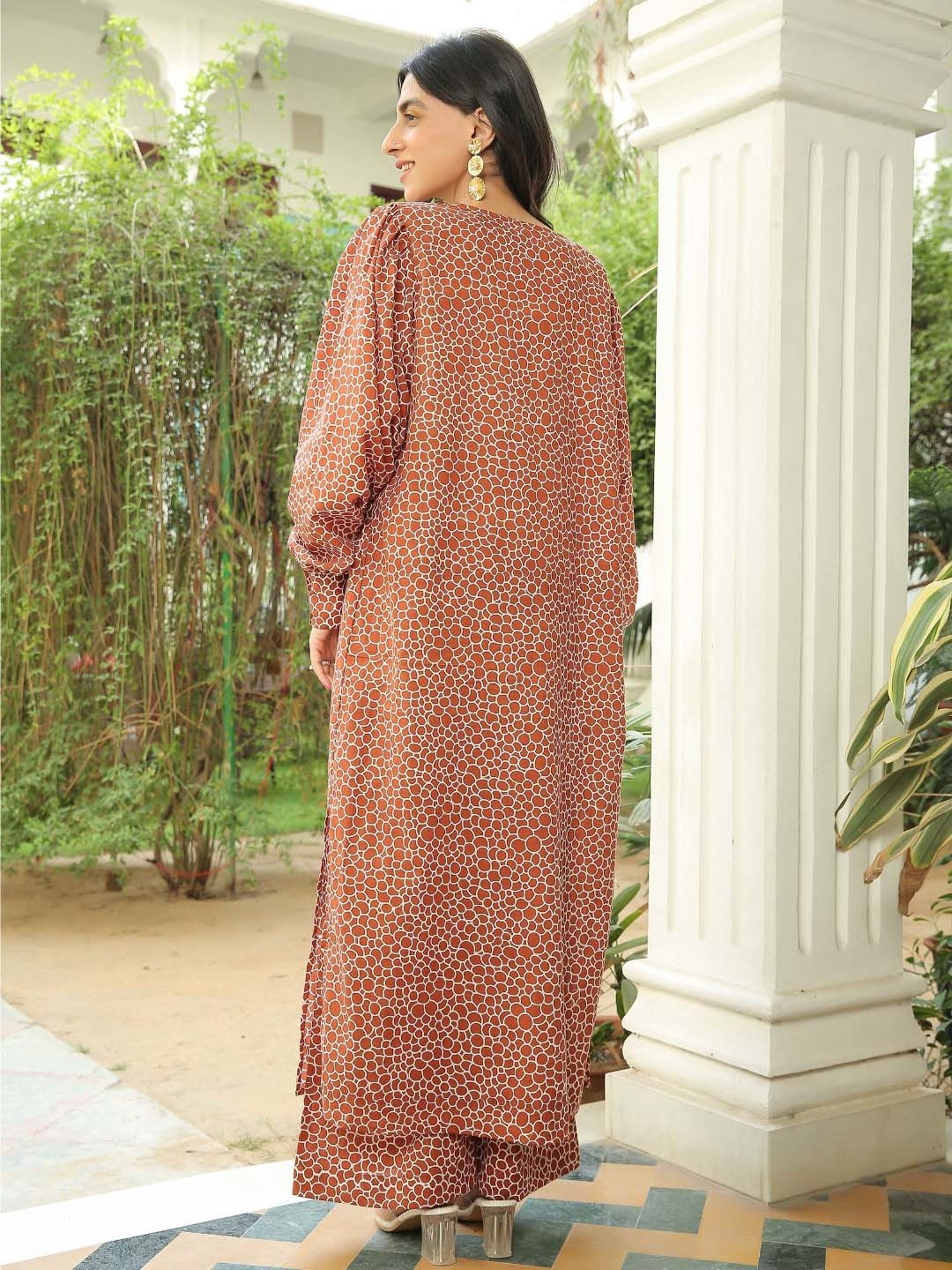 KAORI BY SHREYA AGARWAL Brown Cotton Printed Crop Top & Palazzo Set With Cape