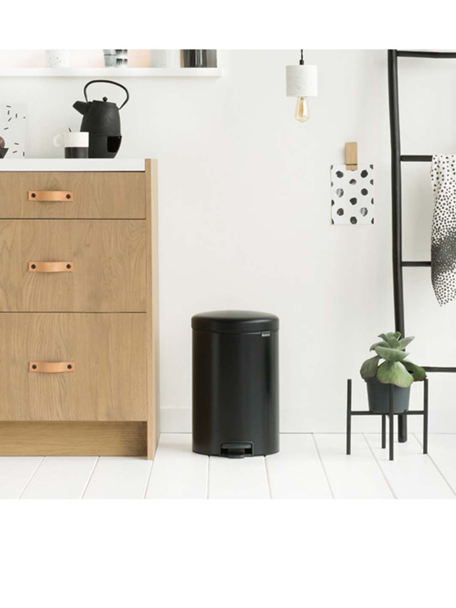 BRABANTIA New Icon Matt Black Metal Pedal Dustbin (2 L) - Set of 1