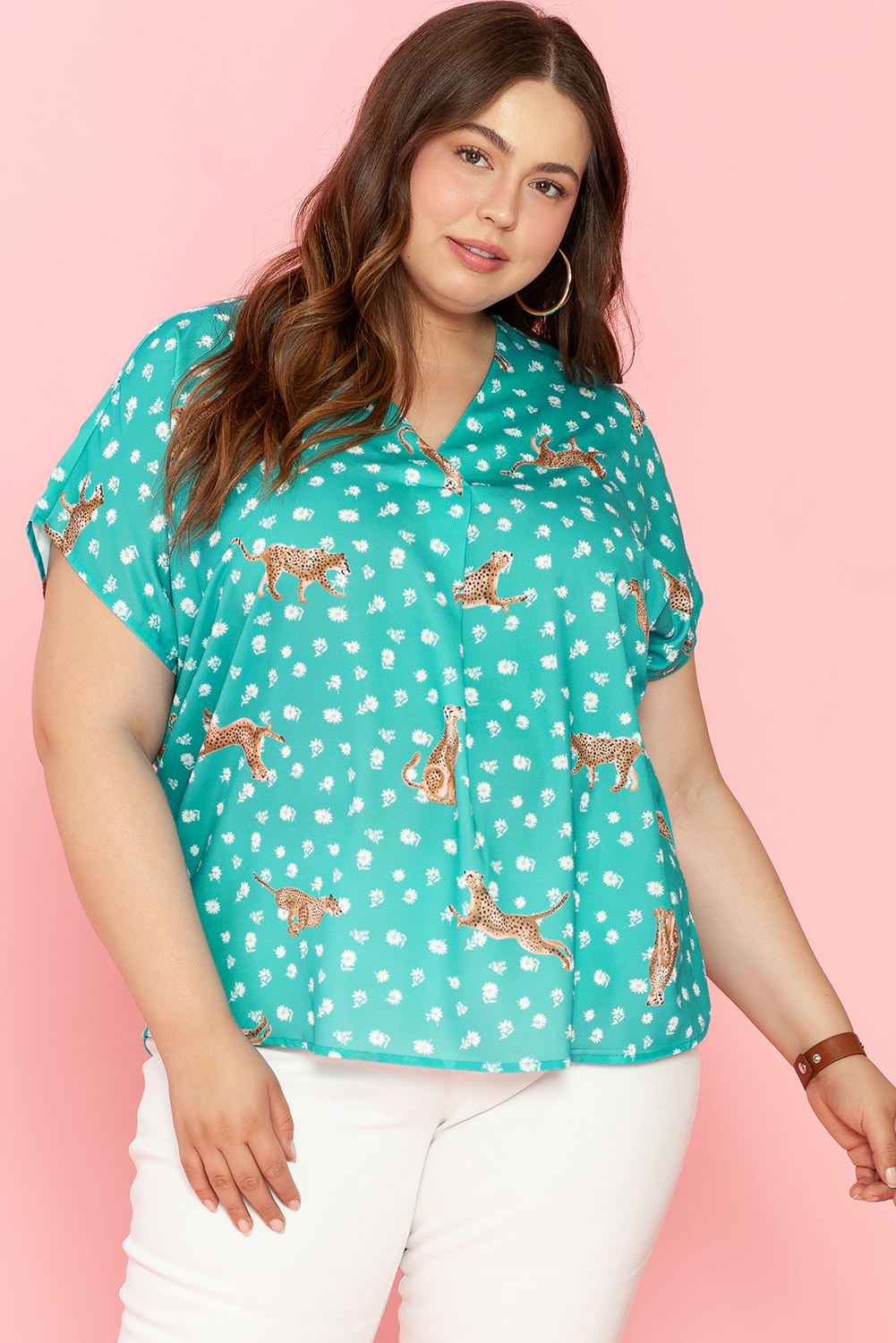 Green Cheetah Daisy Print V Neck Short Sleeve Plus Size Top