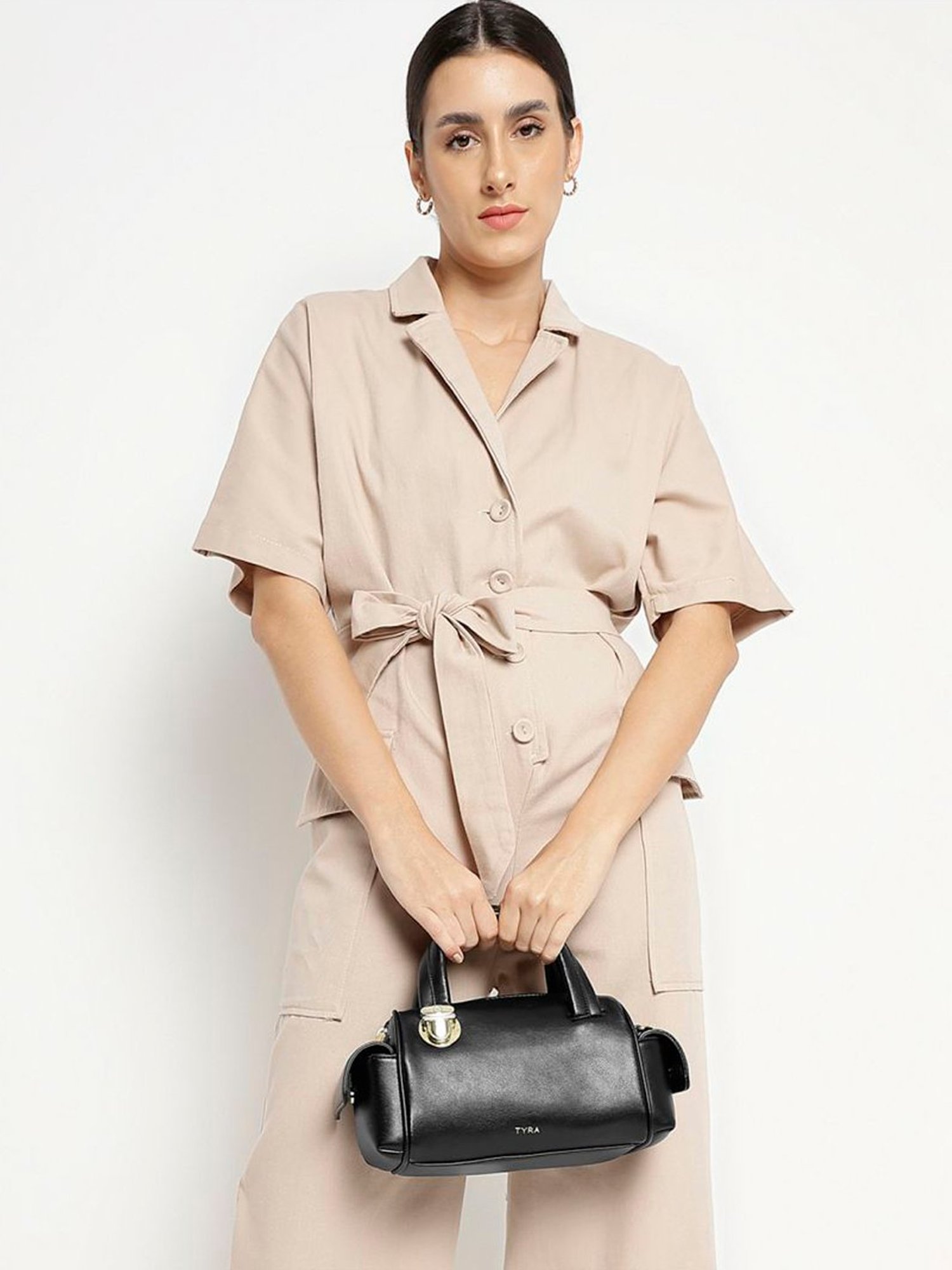 Tyra Sofia Black Solid Faux Leather Handbag