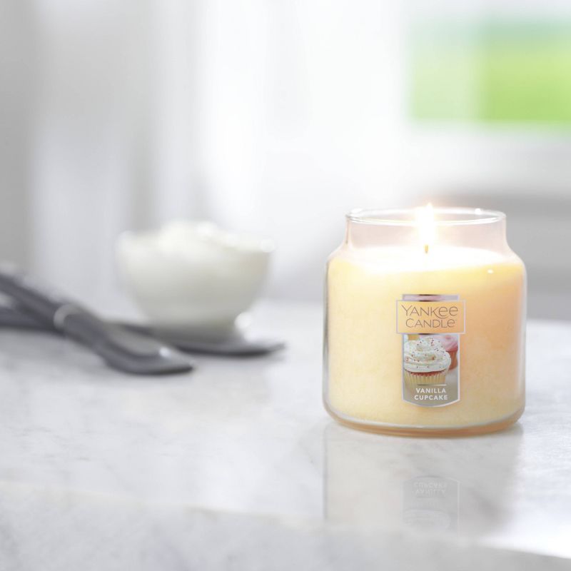 12.5oz Glass Jar Vanilla Cupcake Candle - Yankee Candle