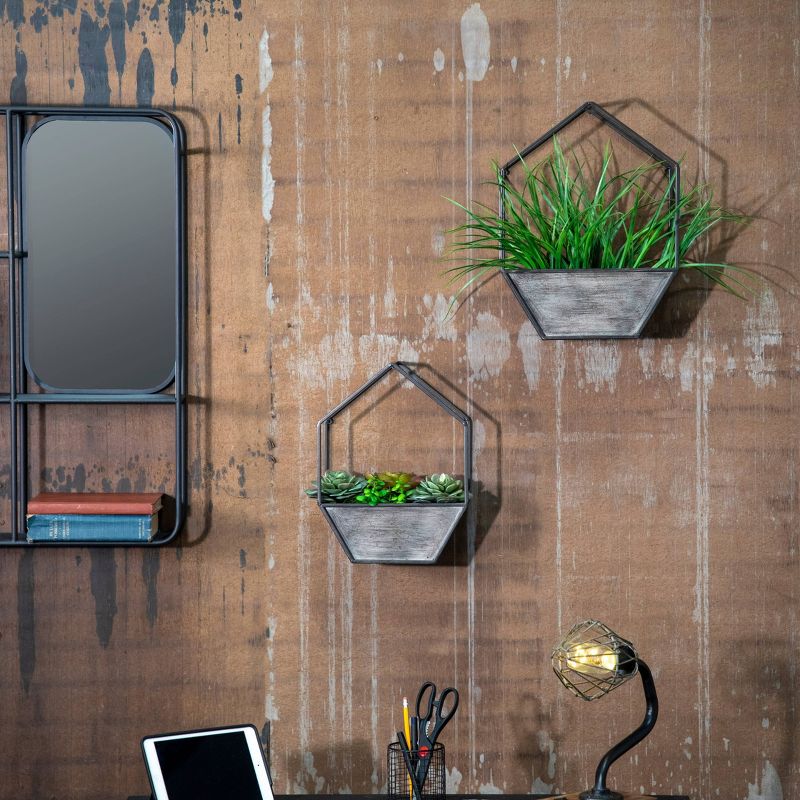 AquaSavTM Oxford Wall Planter, 18" - Pride Garden Products