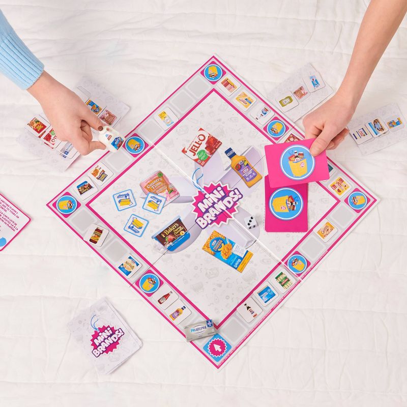 5 Surprise Mini Brands! Mini Market Dash Board Game