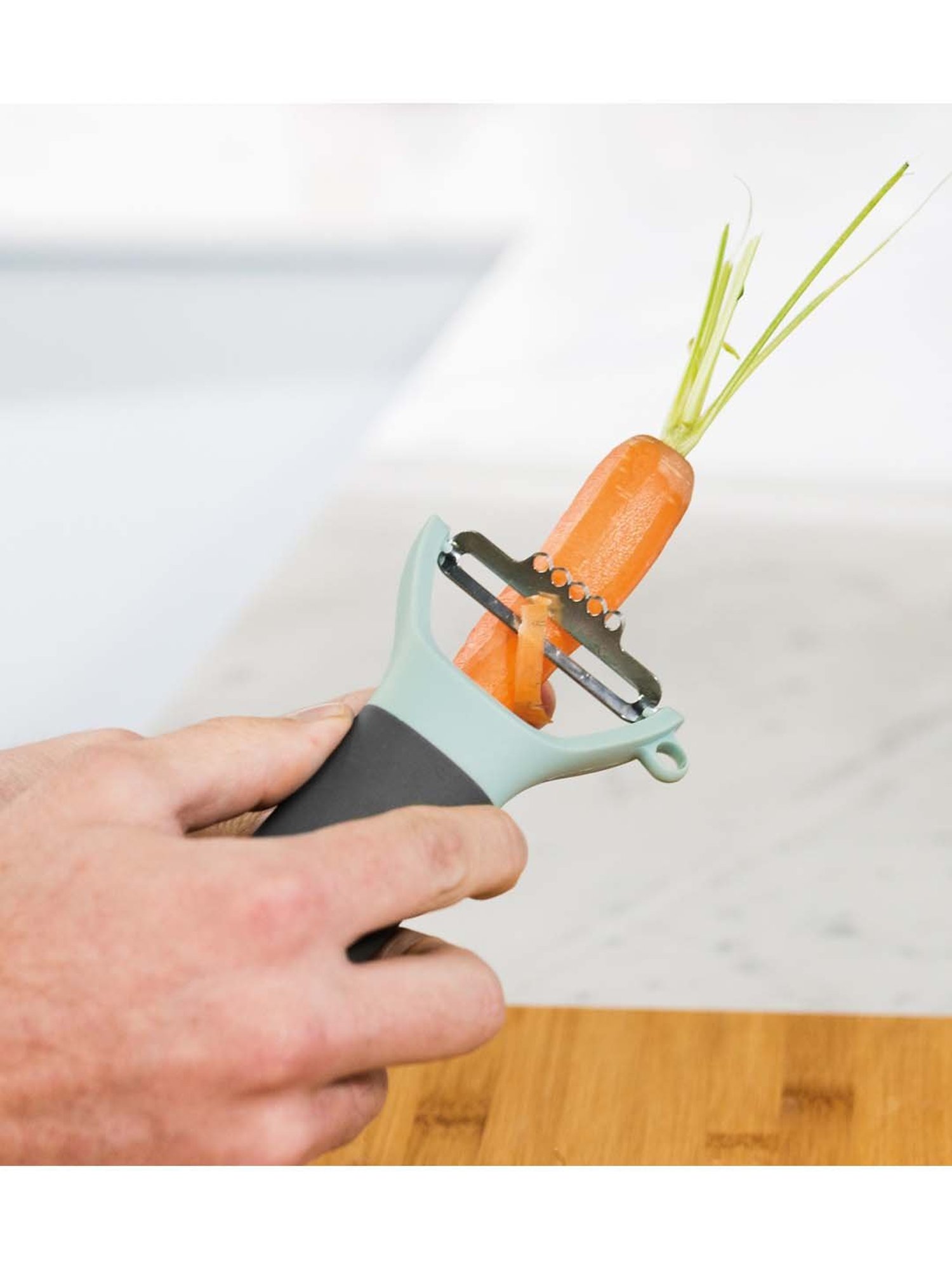 Dreamfarm Red Medium Self Sharpening Vegetable Peeler