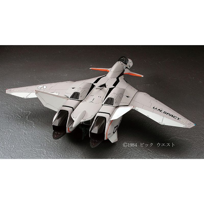 Hasegawa Macross Plus VF-11B Thunderbolt 1/72 Scale Model Kit