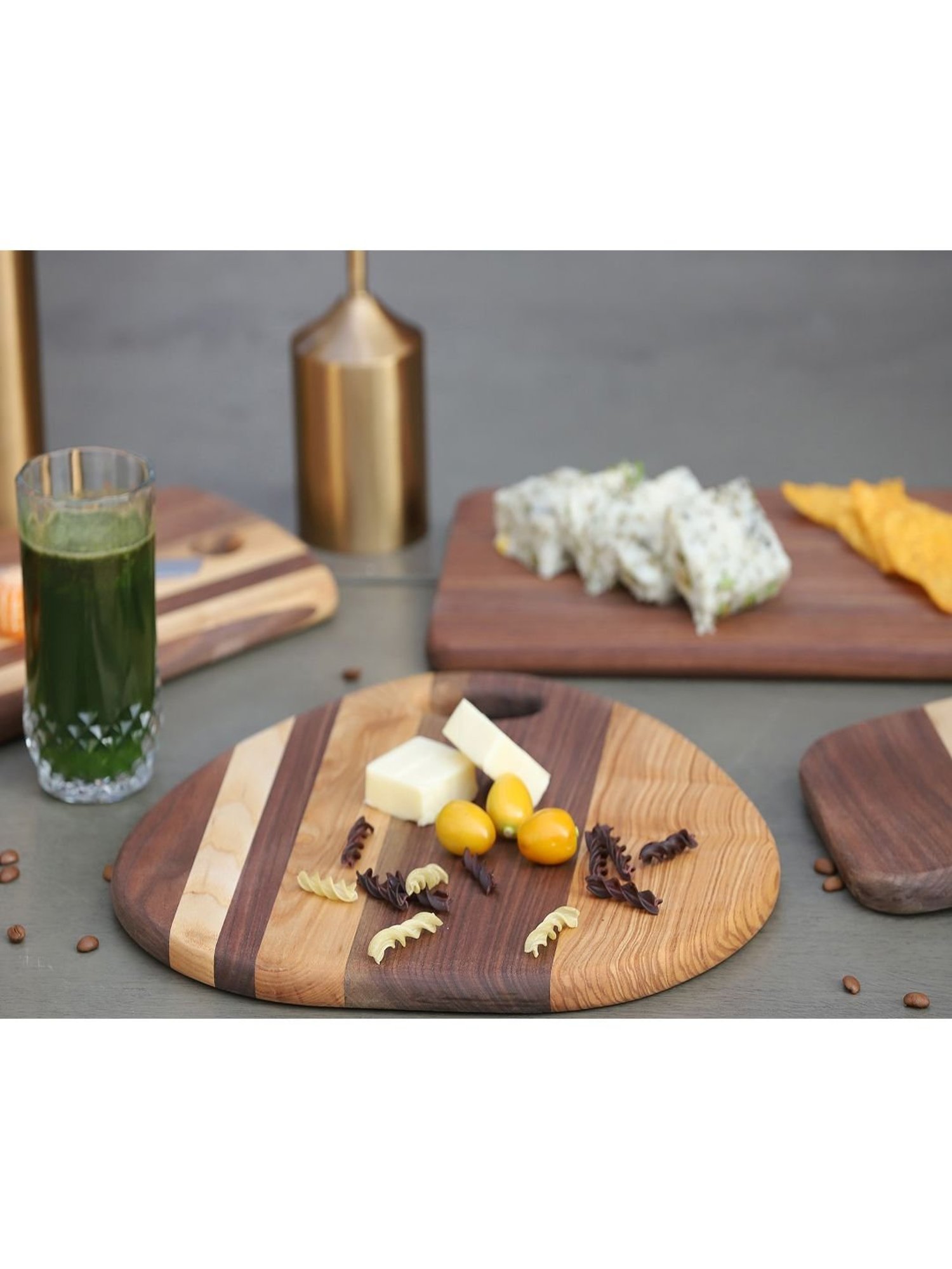 ICRAFT Aura Brown & Cream Walnut Wood Chopping Board - Set of 1