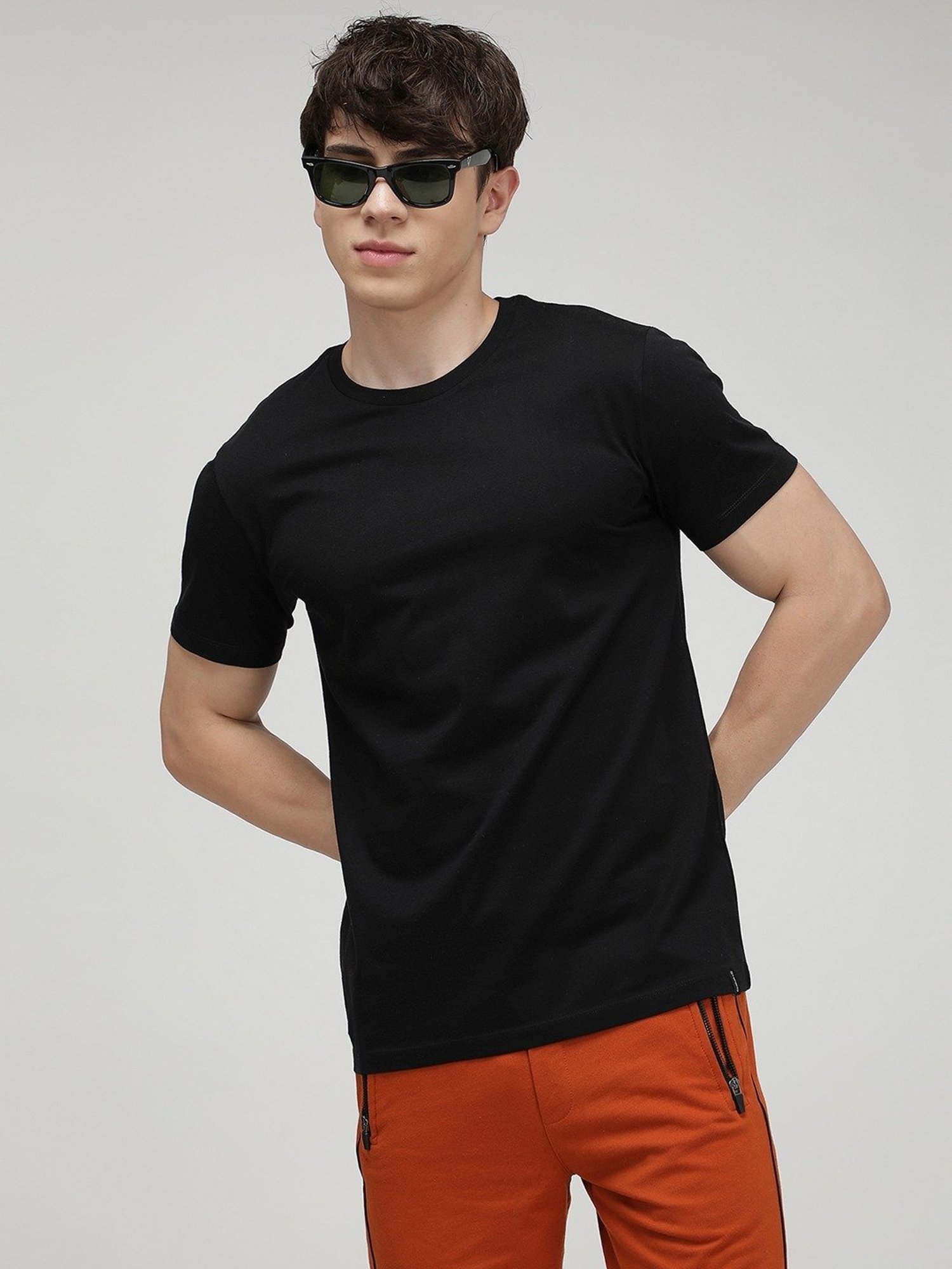 Sporto Pitch Black Slim Fit T-Shirt
