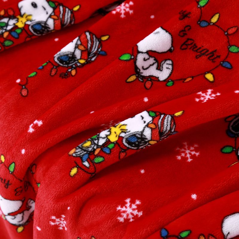 55"x70" Peanuts Christmas Lights Snoopy Loves Christmas Throw Blanket - Better Living