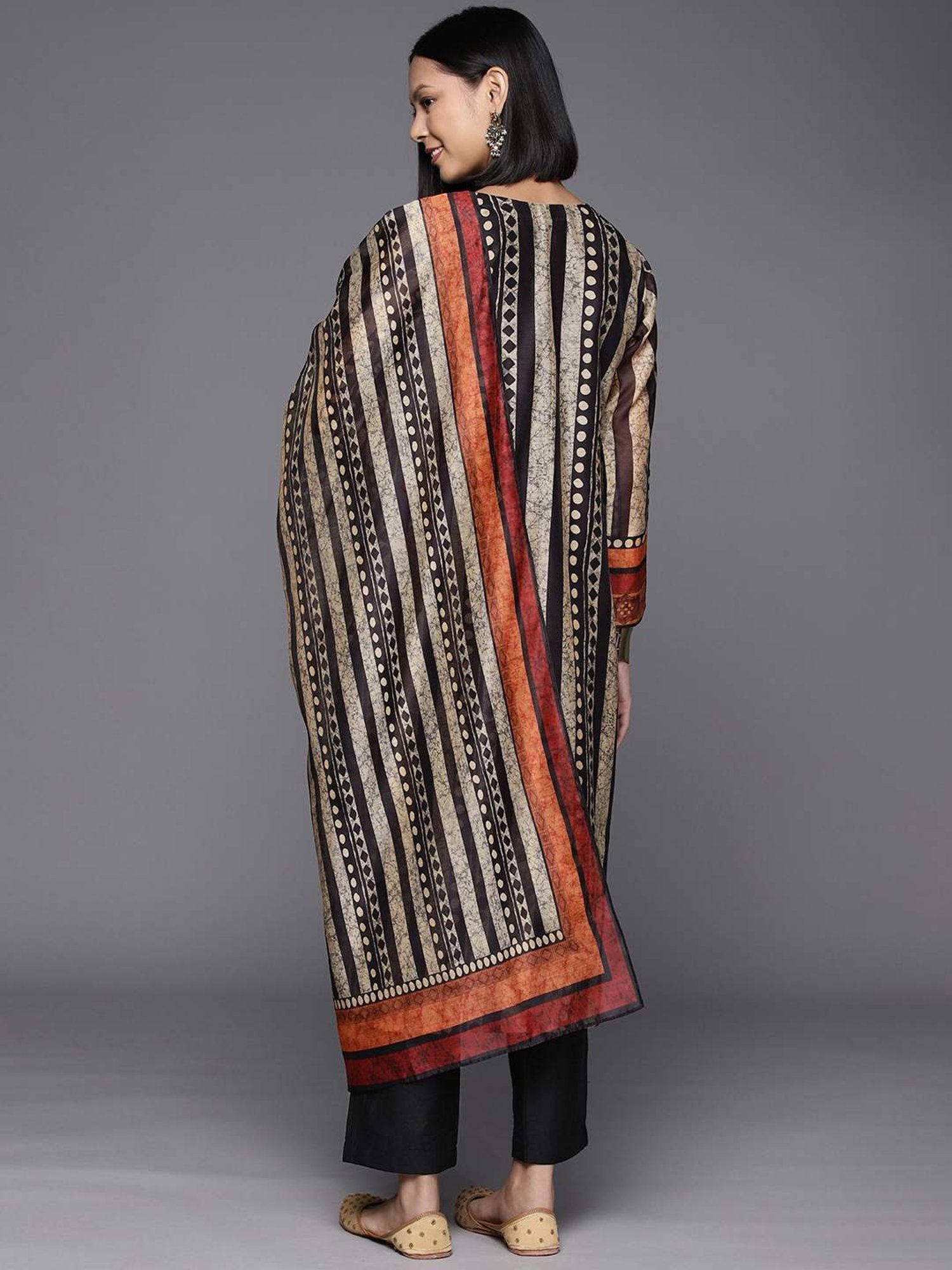 Varanga Grey Printed Kurta Pant Set With Dupatta