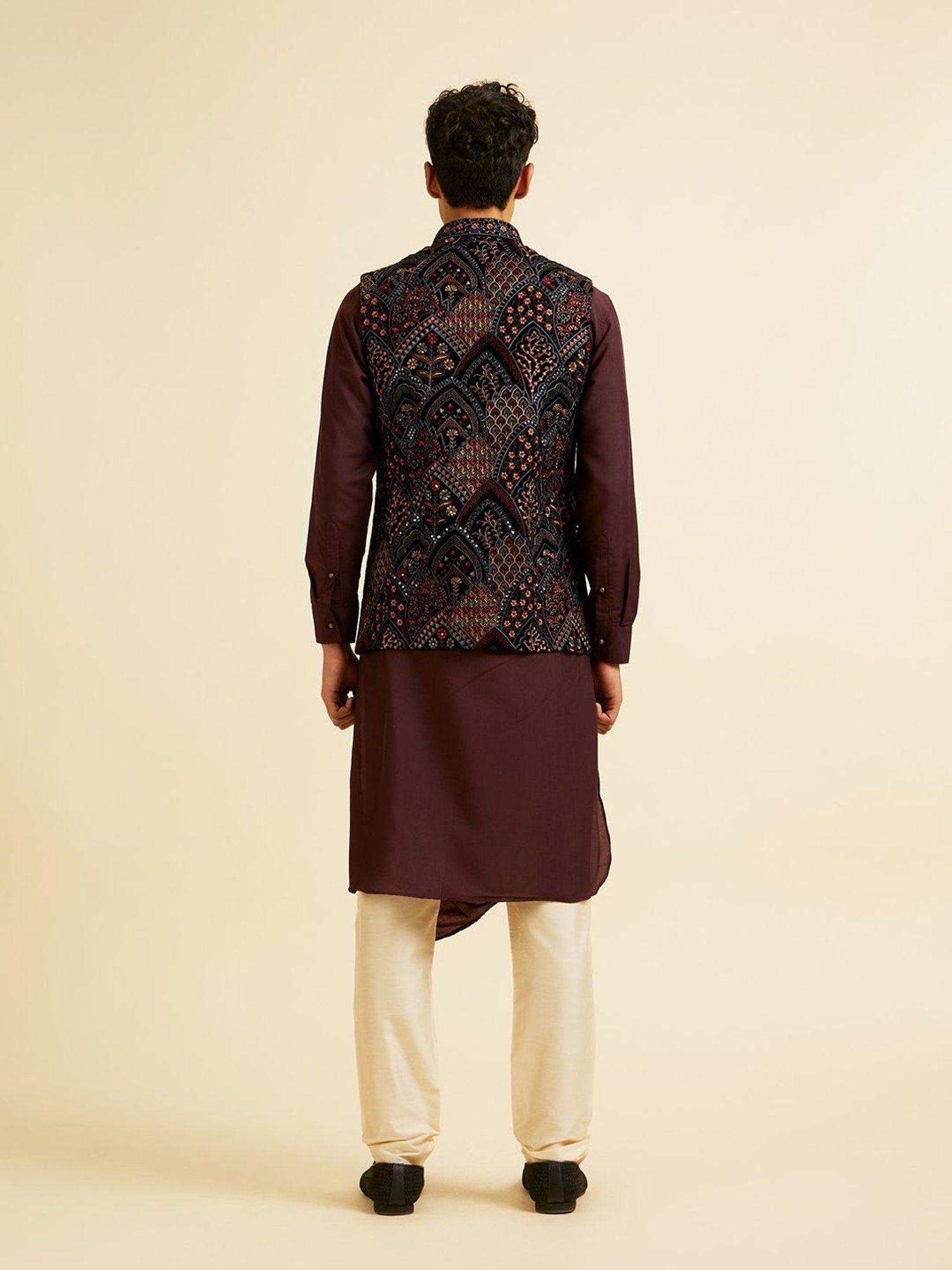 Manyavar Black Regular Fit Embroidered Nehru Jacket