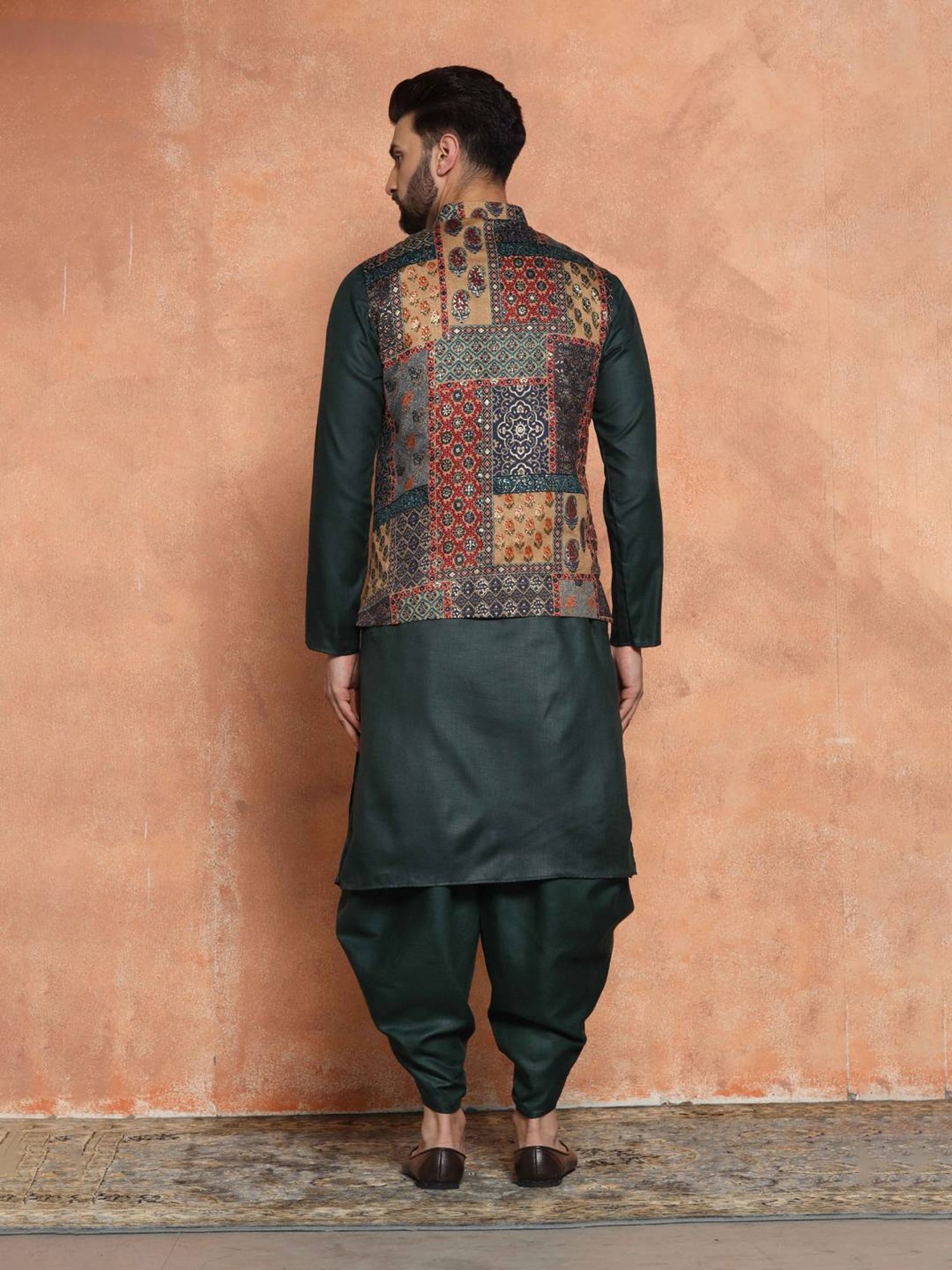 Sanwara White Regular Fit Chikankari Kurta & Churidar Set