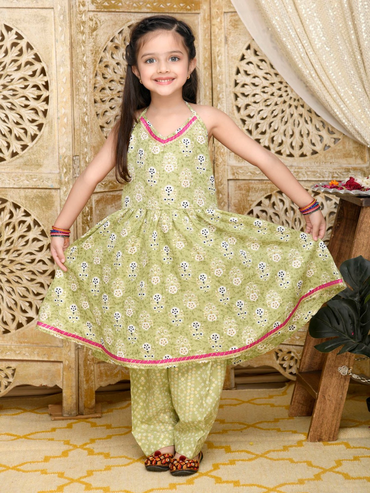Saka Designs Kids Green & Pink Printed Kurta with Salwar