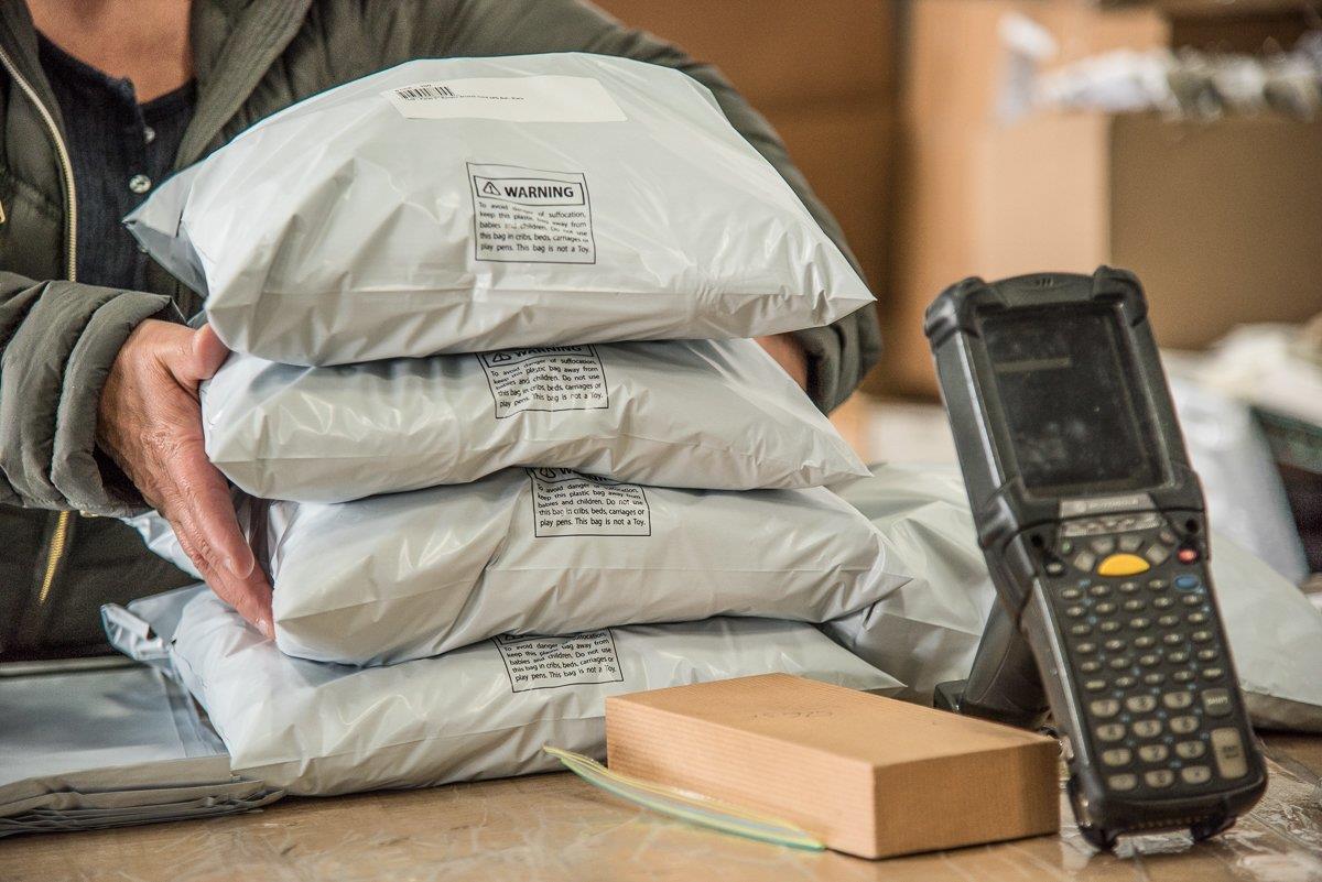 SE PM3-912 9" x 12" Poly Mailer Envelope Self-Adhesive Bags (100 Count)