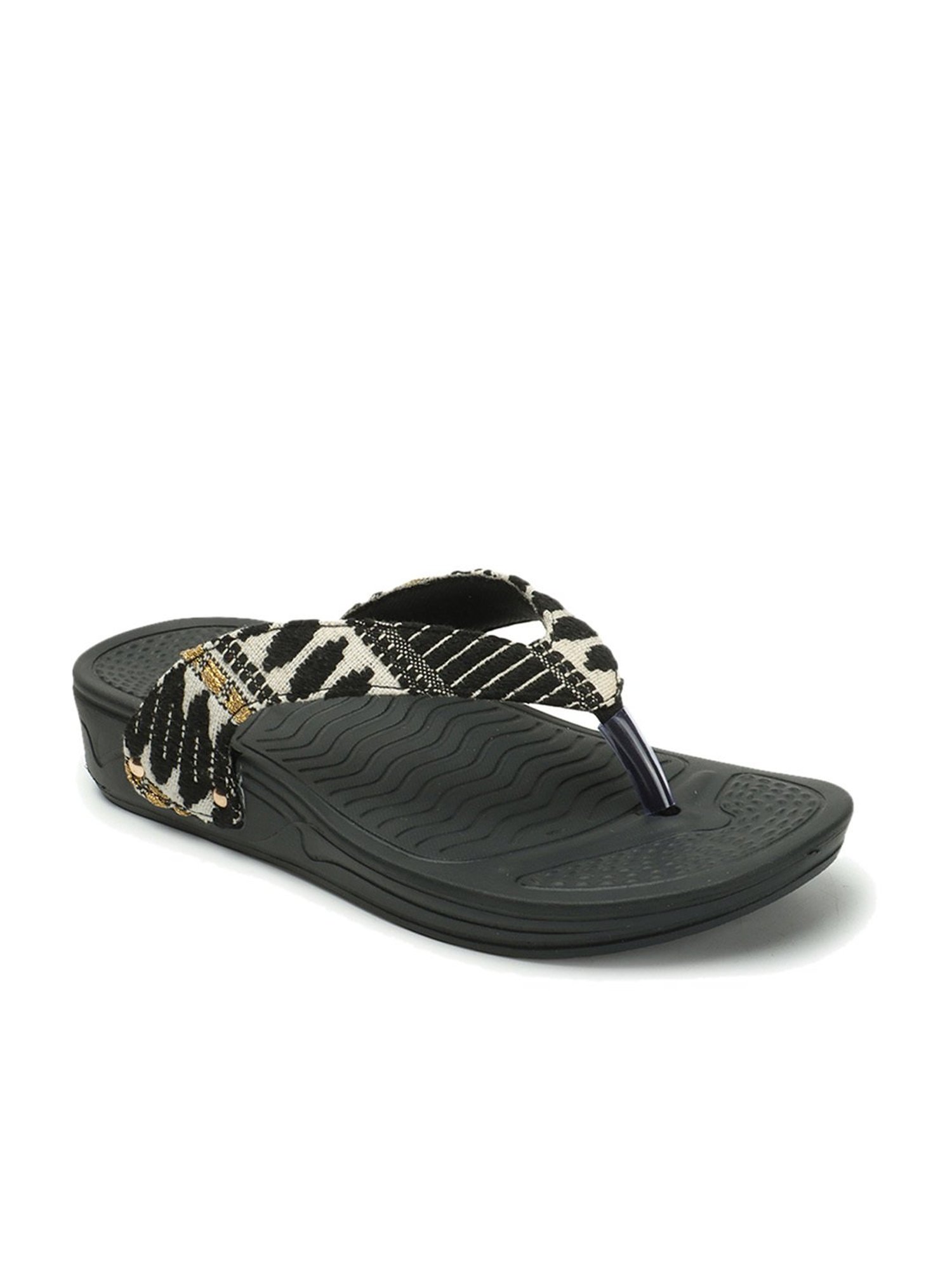 CL Sports by Carlton London Women's Black Thong Wedges